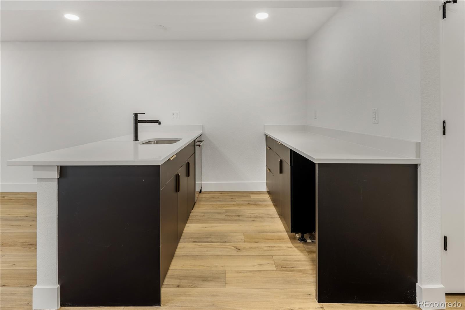 MLS Image #31 for 812  dahlia street,denver, Colorado