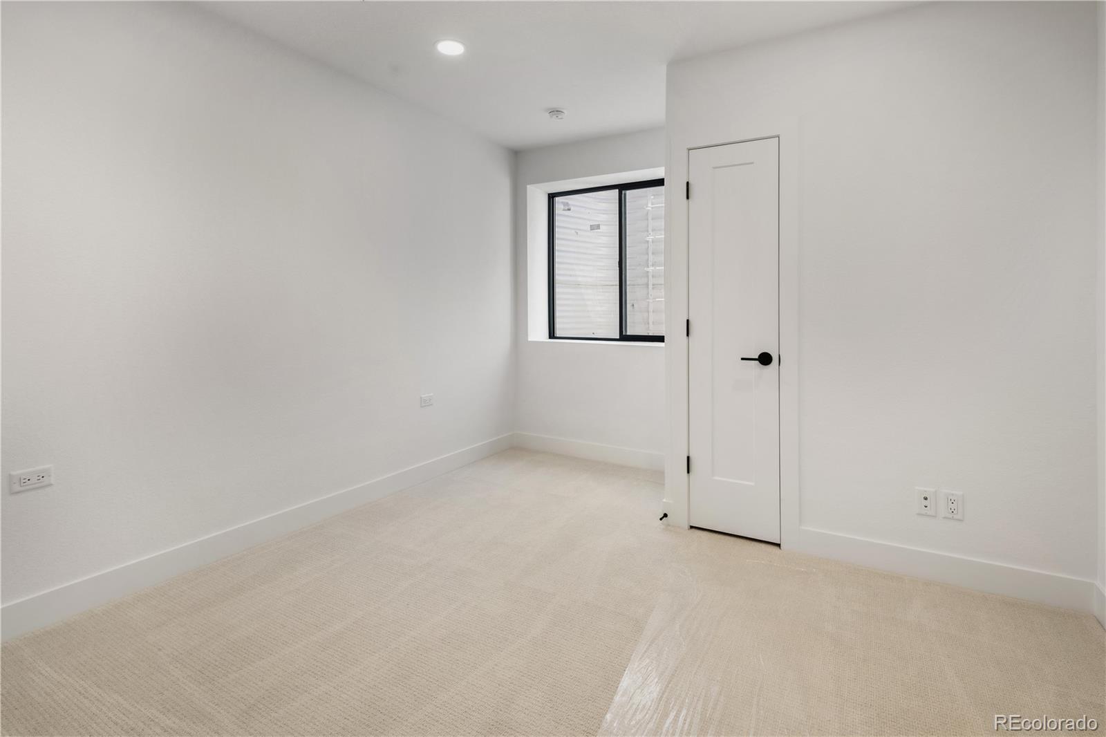 MLS Image #32 for 812  dahlia street,denver, Colorado