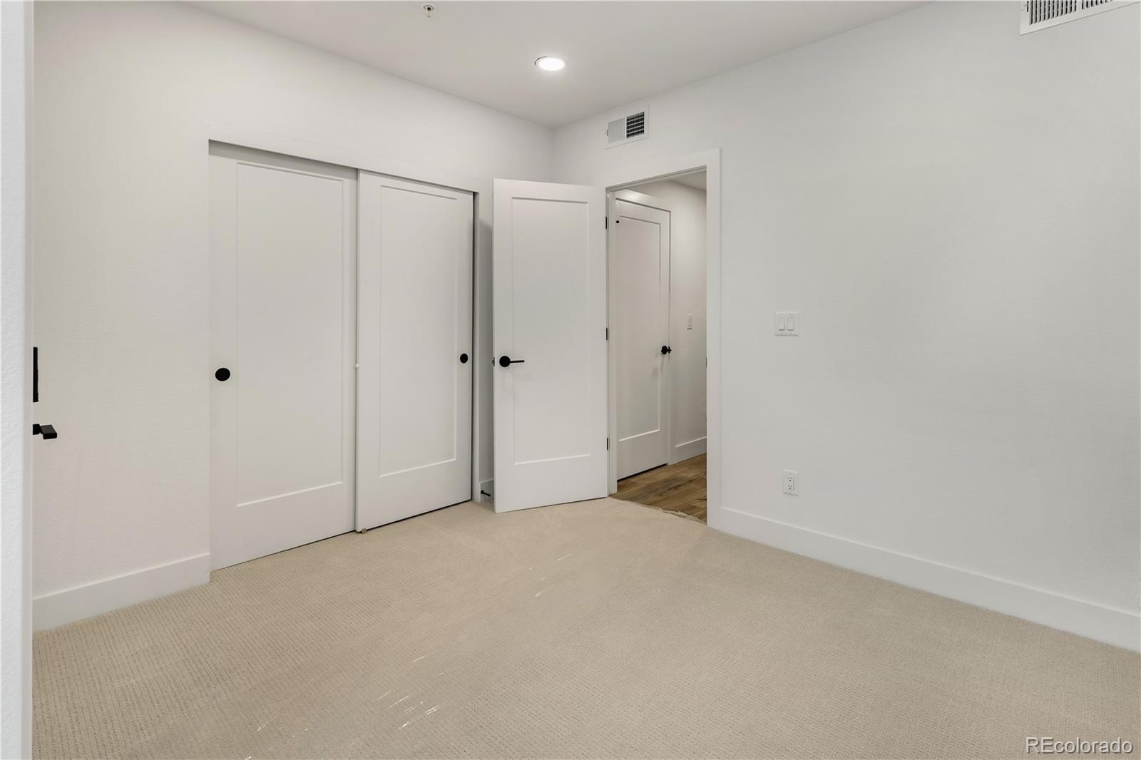MLS Image #33 for 812  dahlia street,denver, Colorado