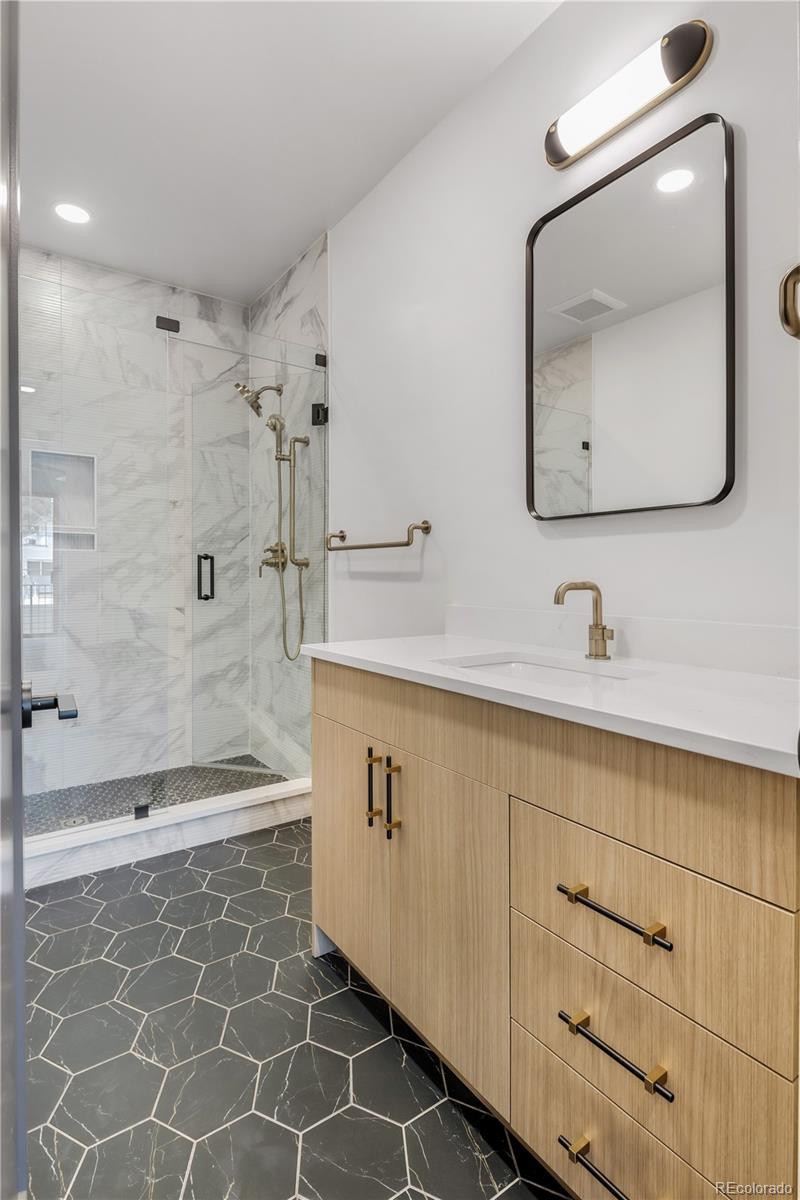 MLS Image #35 for 812  dahlia street,denver, Colorado