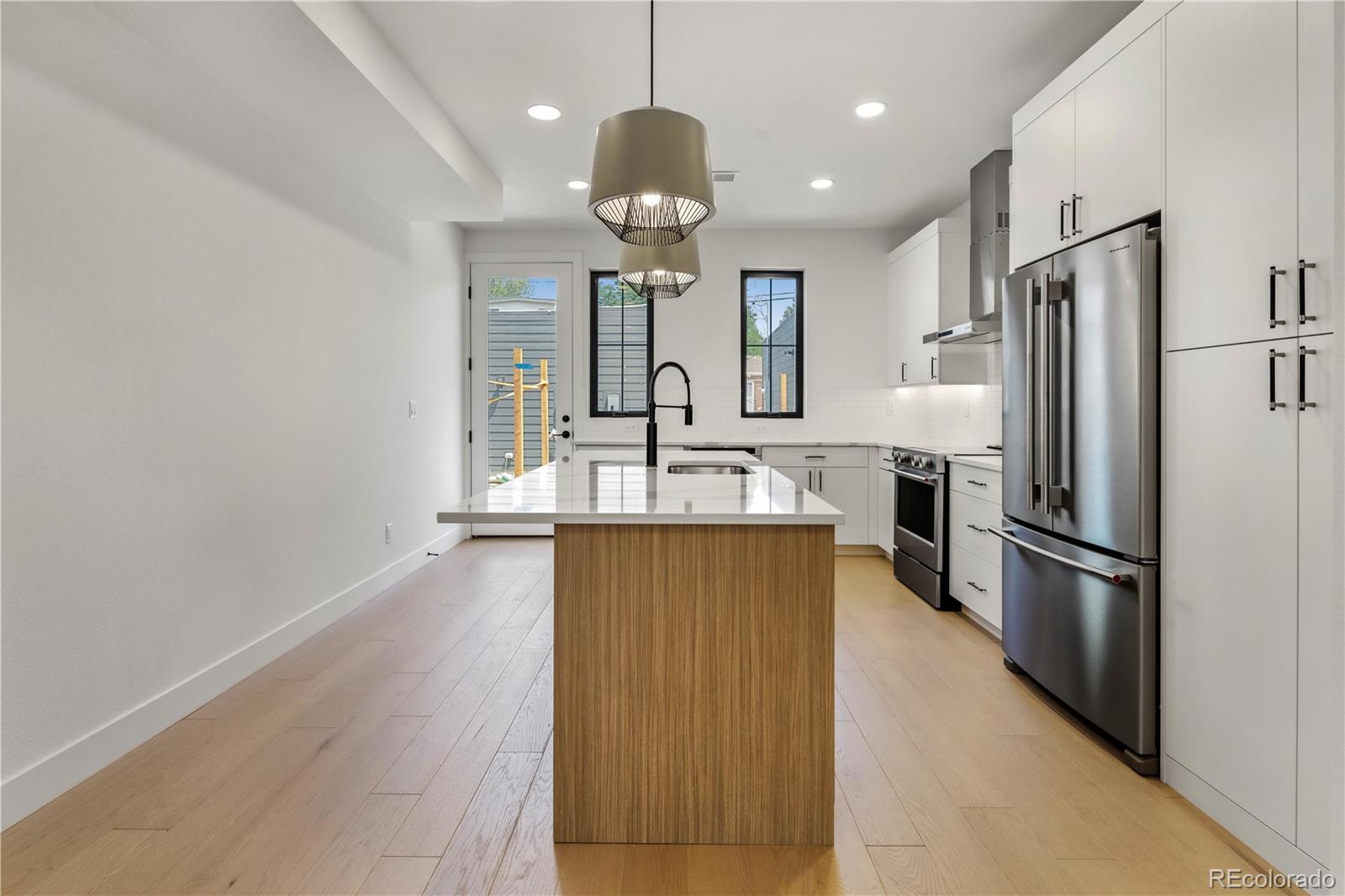 MLS Image #36 for 812  dahlia street,denver, Colorado