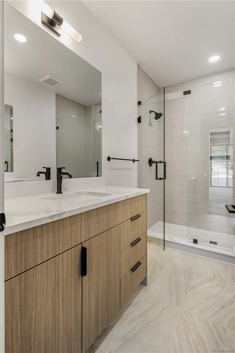 MLS Image #39 for 812  dahlia street,denver, Colorado