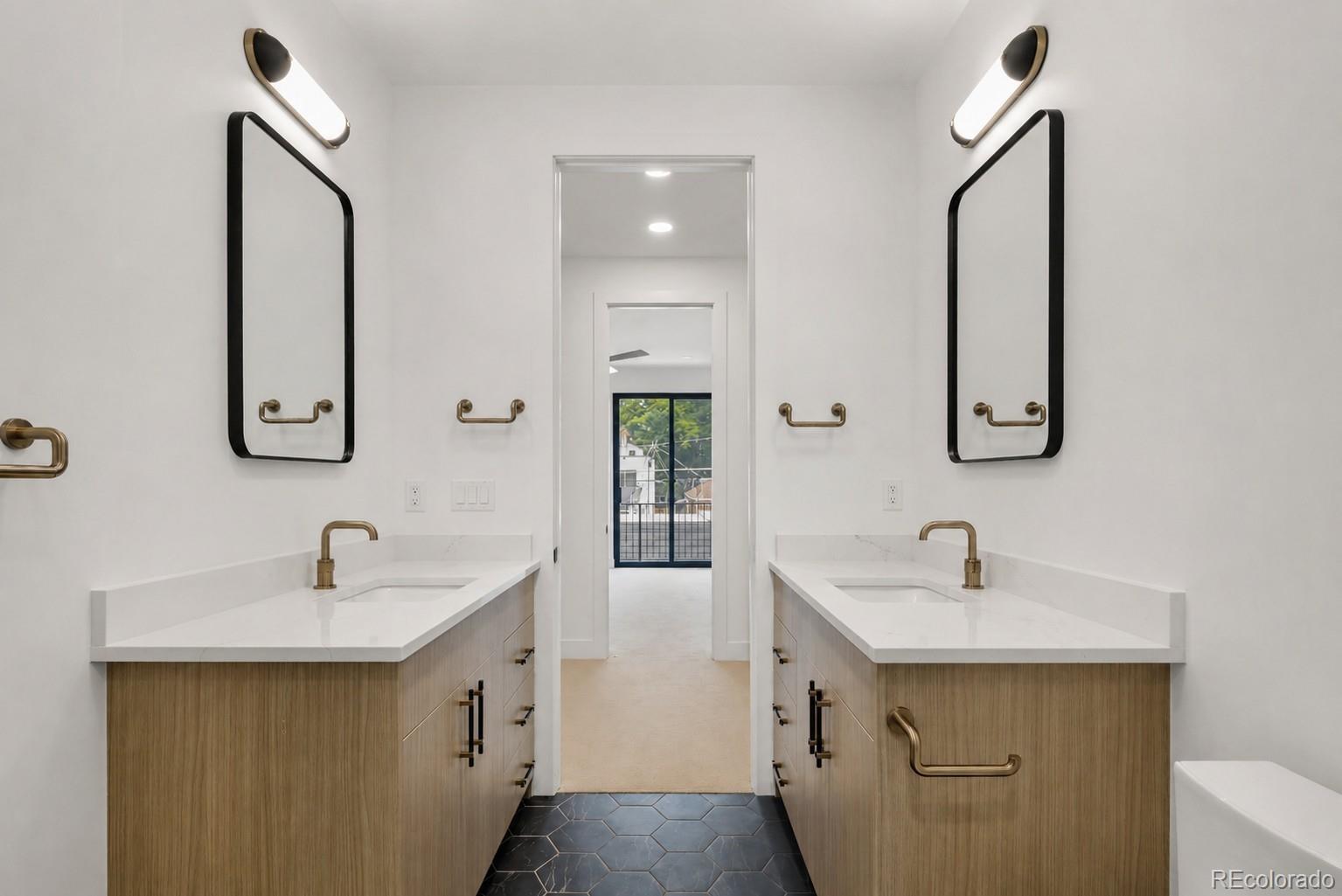 MLS Image #42 for 812  dahlia street,denver, Colorado