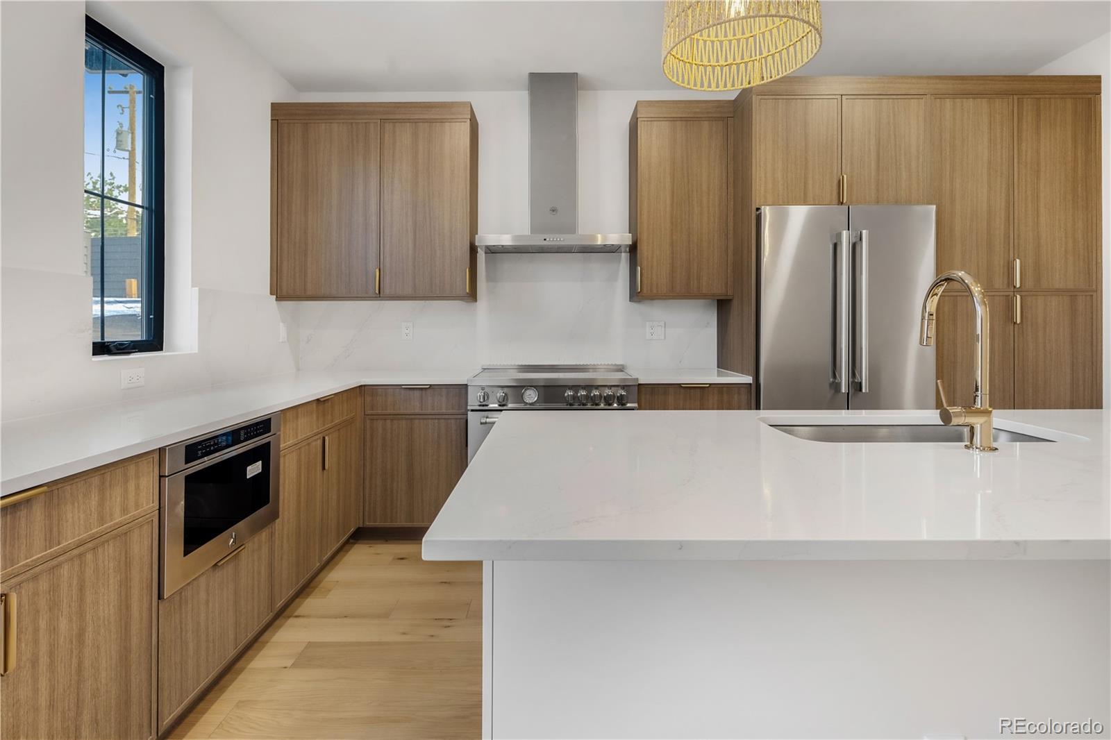 MLS Image #6 for 812  dahlia street,denver, Colorado