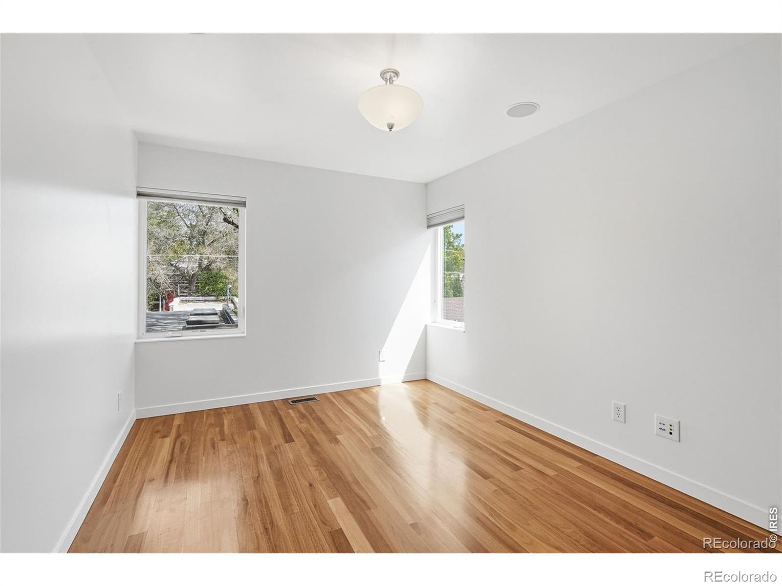 MLS Image #16 for 210 s marion parkway,denver, Colorado