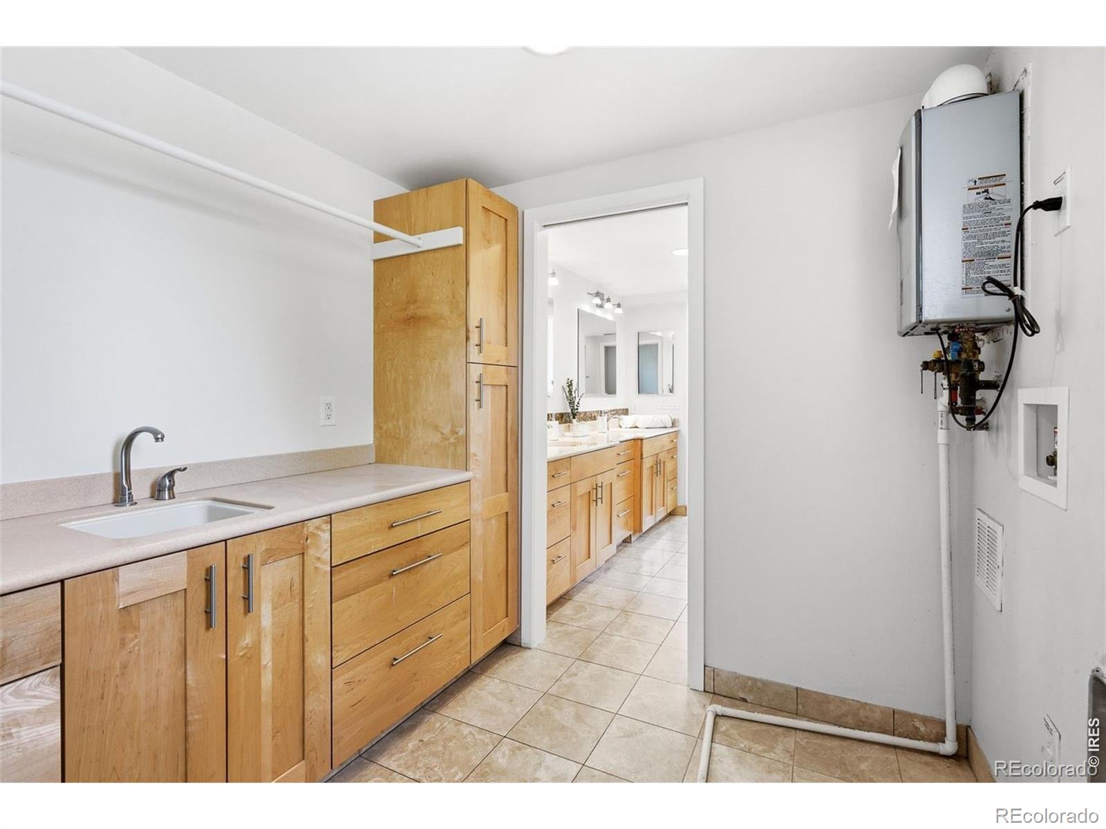 MLS Image #17 for 210 s marion parkway,denver, Colorado