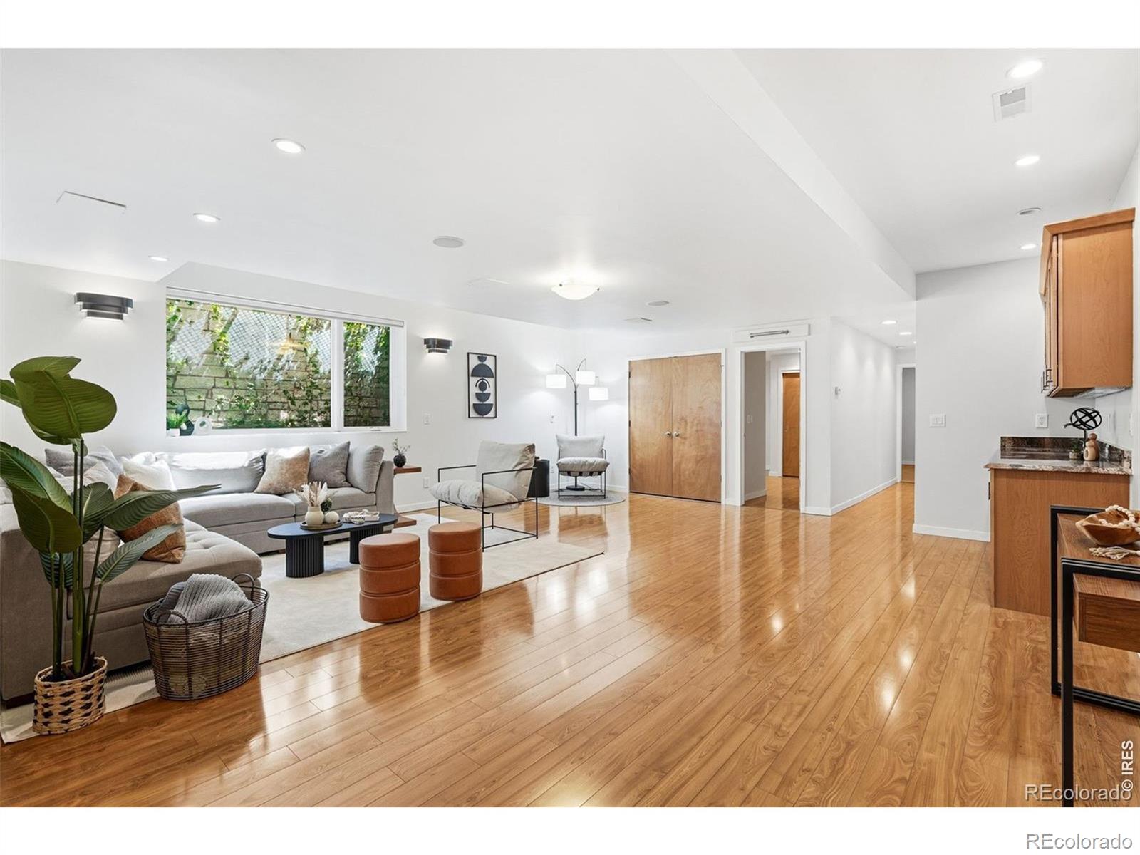 MLS Image #21 for 210 s marion parkway,denver, Colorado