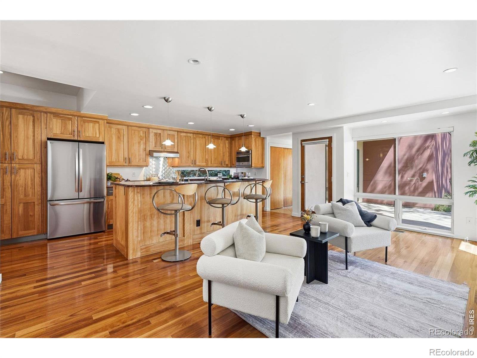 MLS Image #4 for 210 s marion parkway,denver, Colorado
