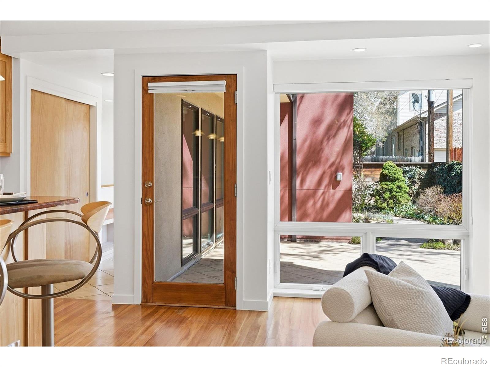 MLS Image #5 for 210 s marion parkway,denver, Colorado
