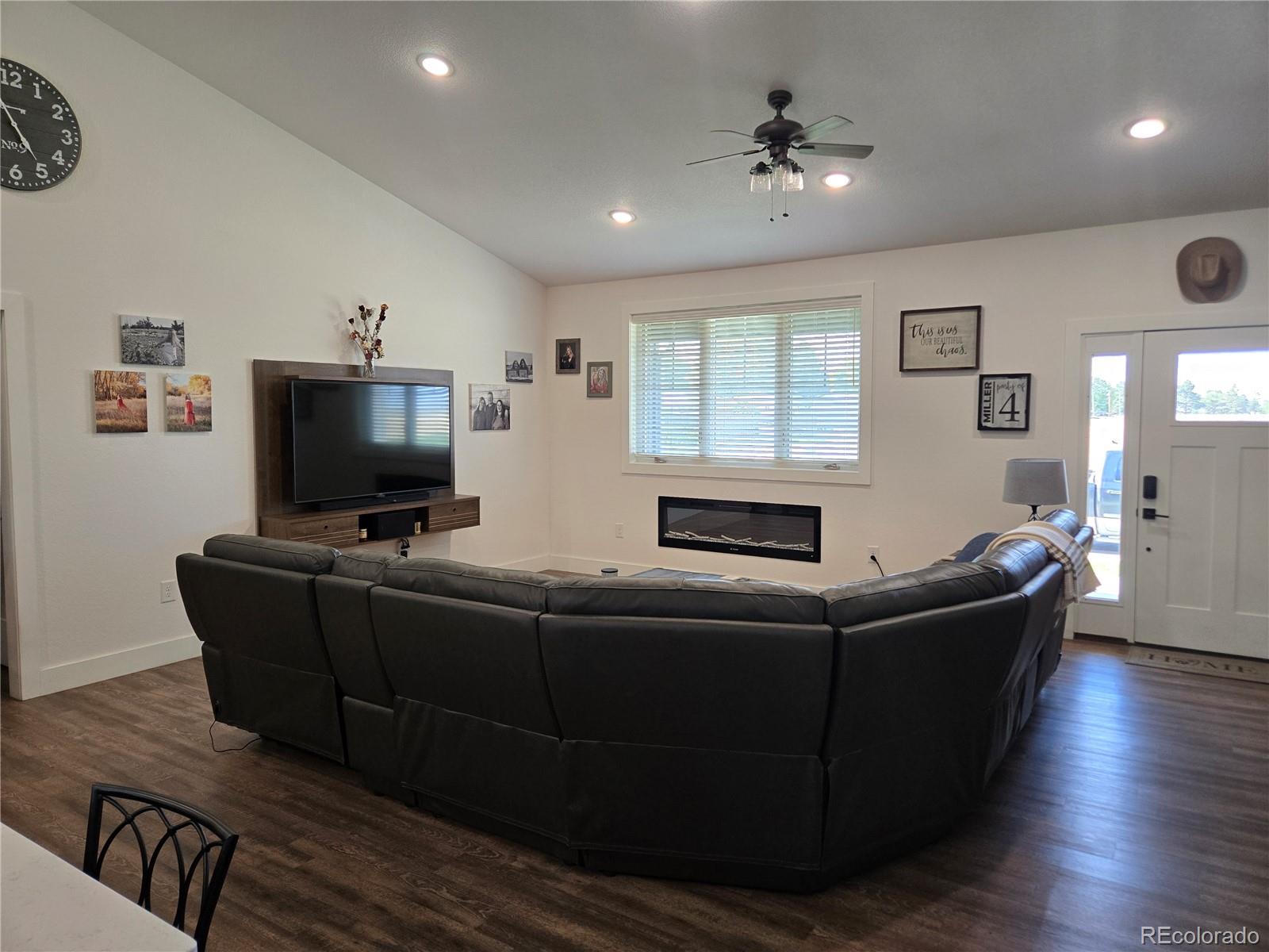 MLS Image #4 for 1245  jasmine street,burlington, Colorado