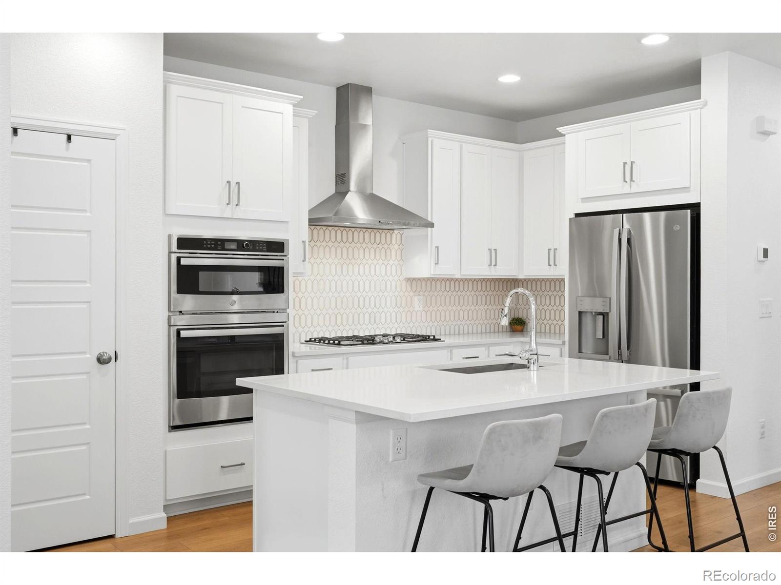 MLS Image #3 for 9915  matchless street,littleton, Colorado