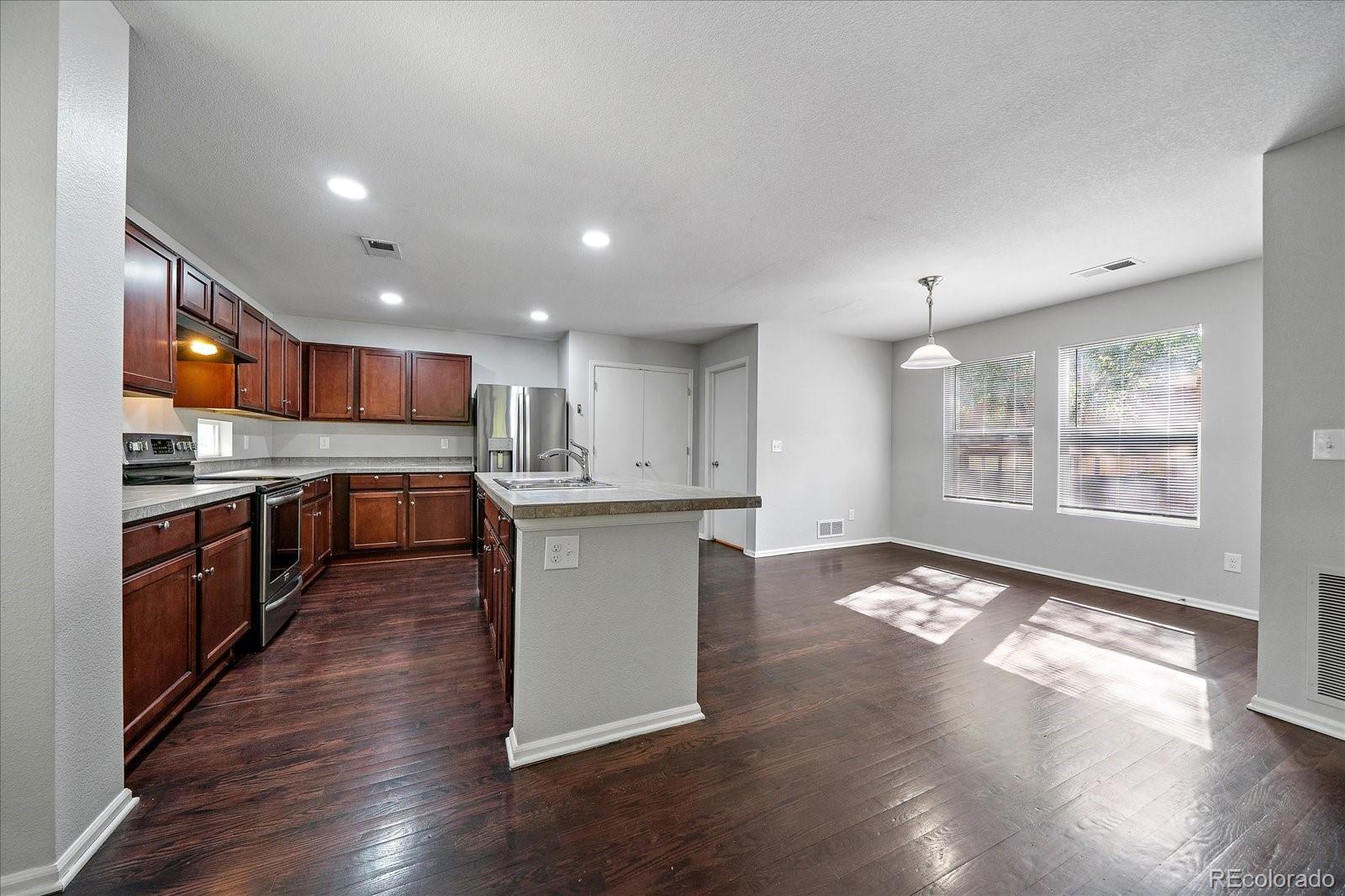 MLS Image #6 for 8140 e 29th place,denver, Colorado