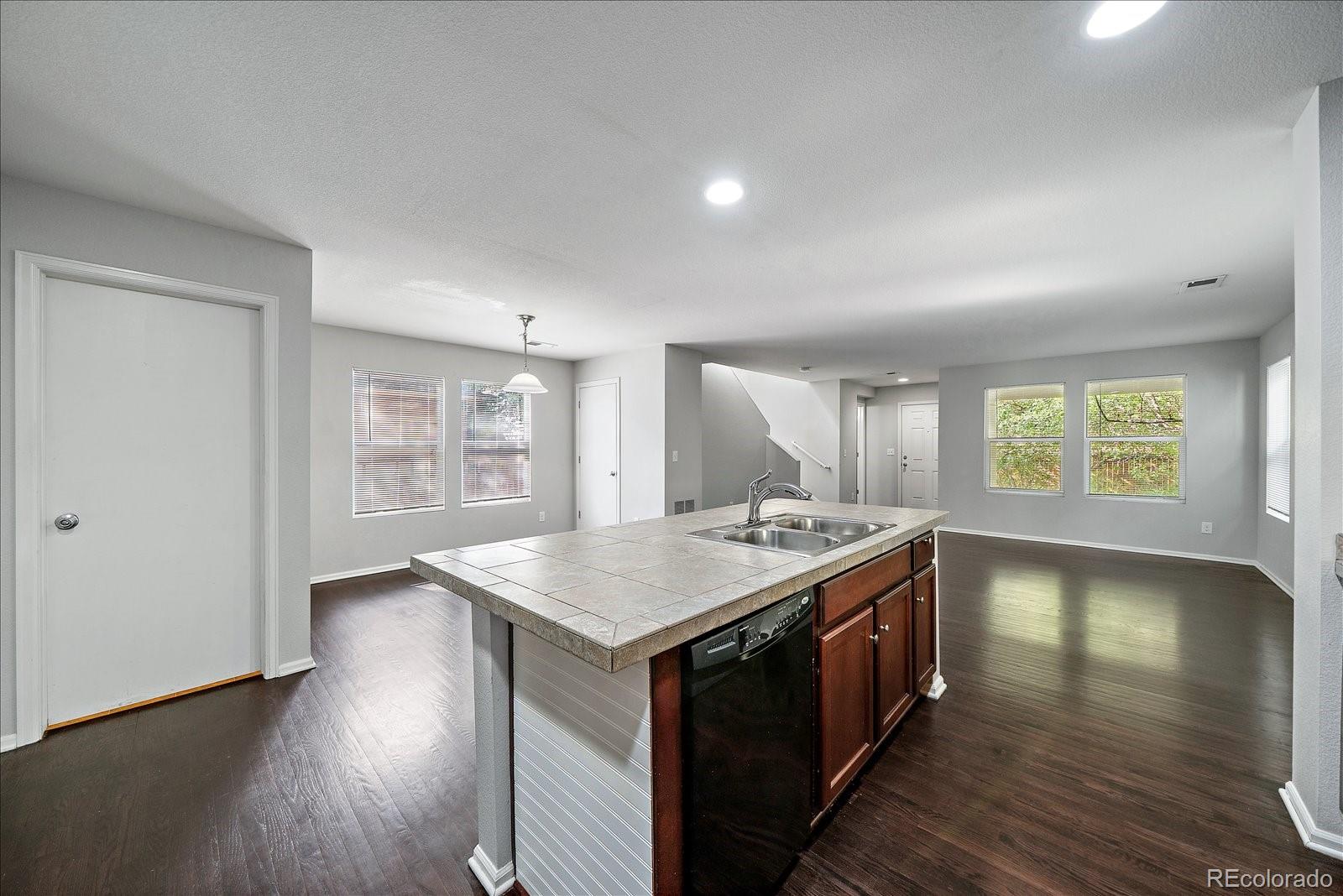 MLS Image #9 for 8140 e 29th place,denver, Colorado