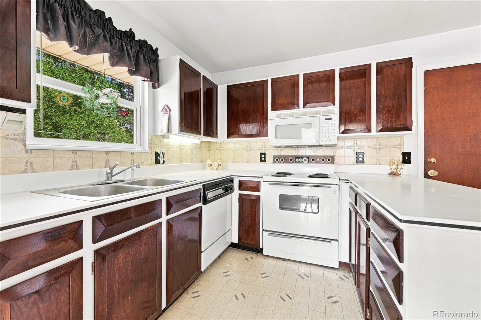 MLS Image #10 for 11937  lafayette street,denver, Colorado