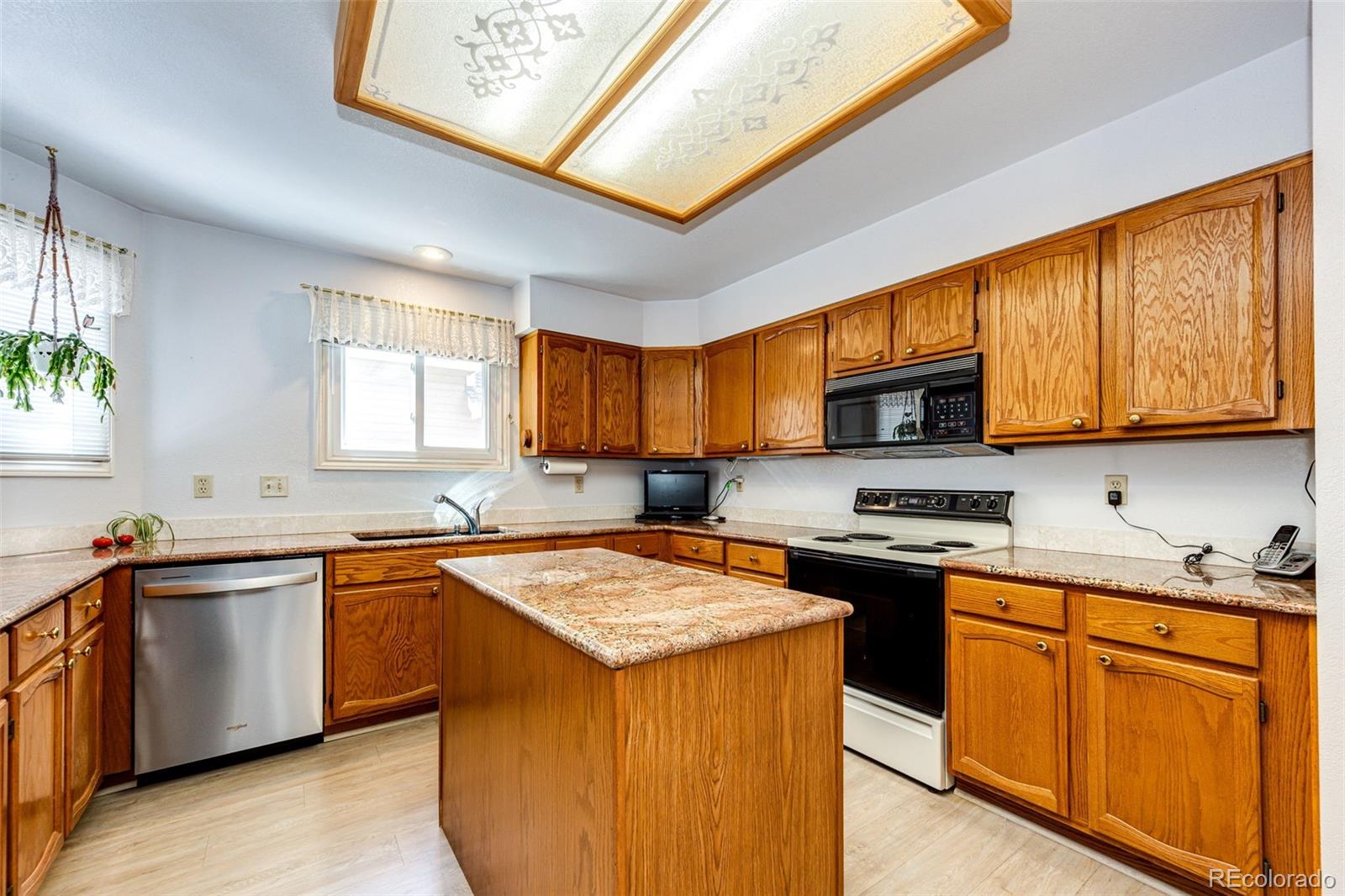 MLS Image #10 for 2566 s independence court,lakewood, Colorado