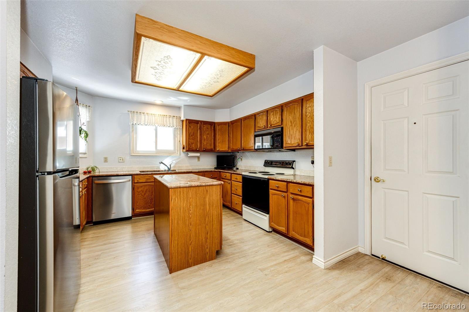 MLS Image #9 for 2566 s independence court,lakewood, Colorado