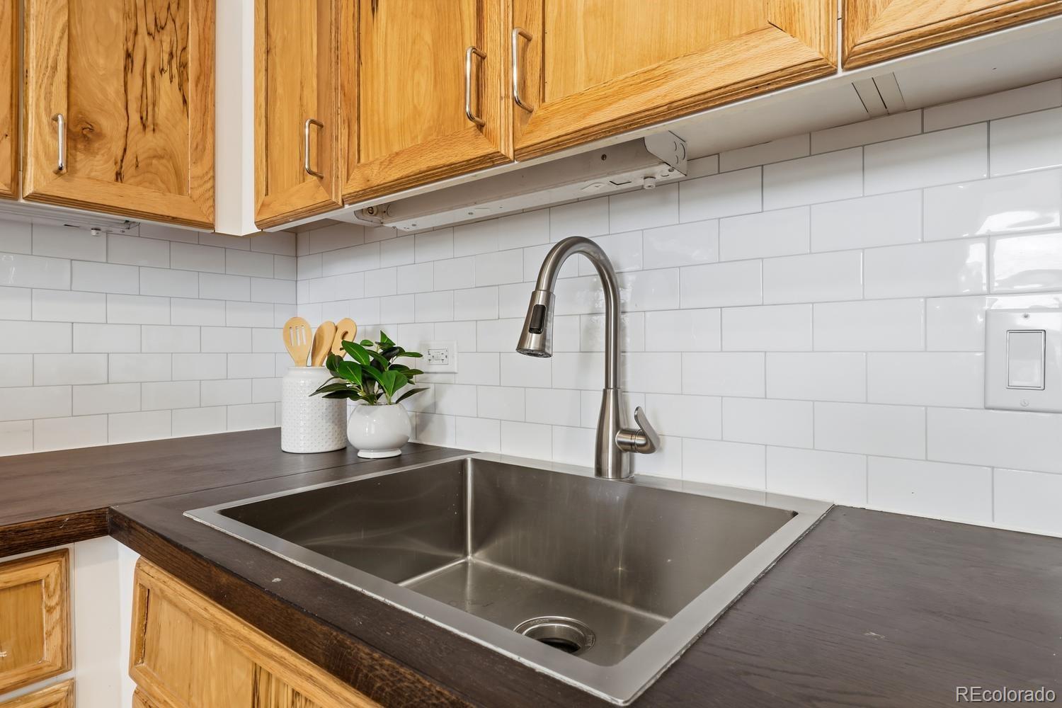 MLS Image #10 for 720  16th street 520,denver, Colorado
