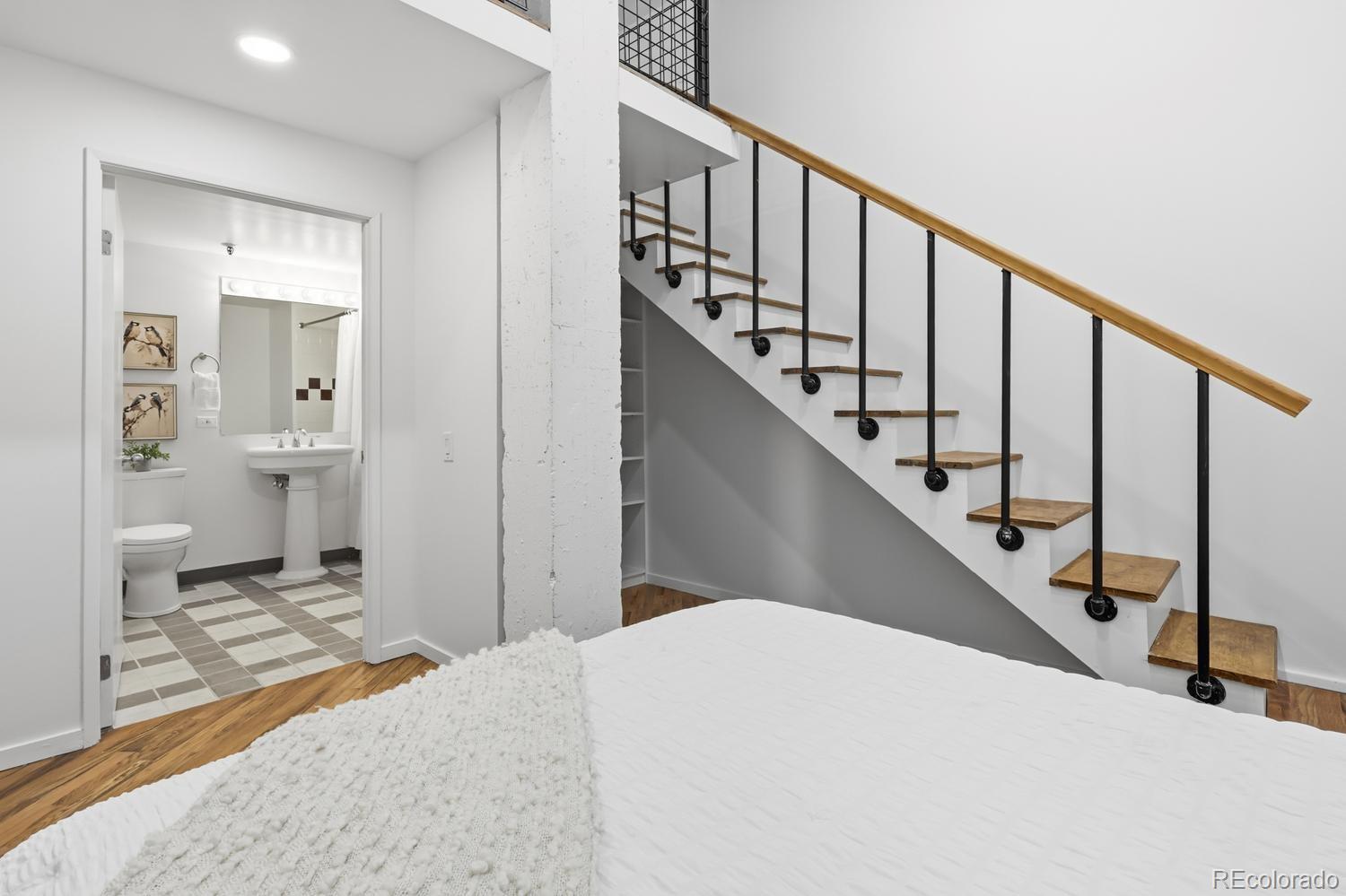 MLS Image #14 for 720  16th street 520,denver, Colorado