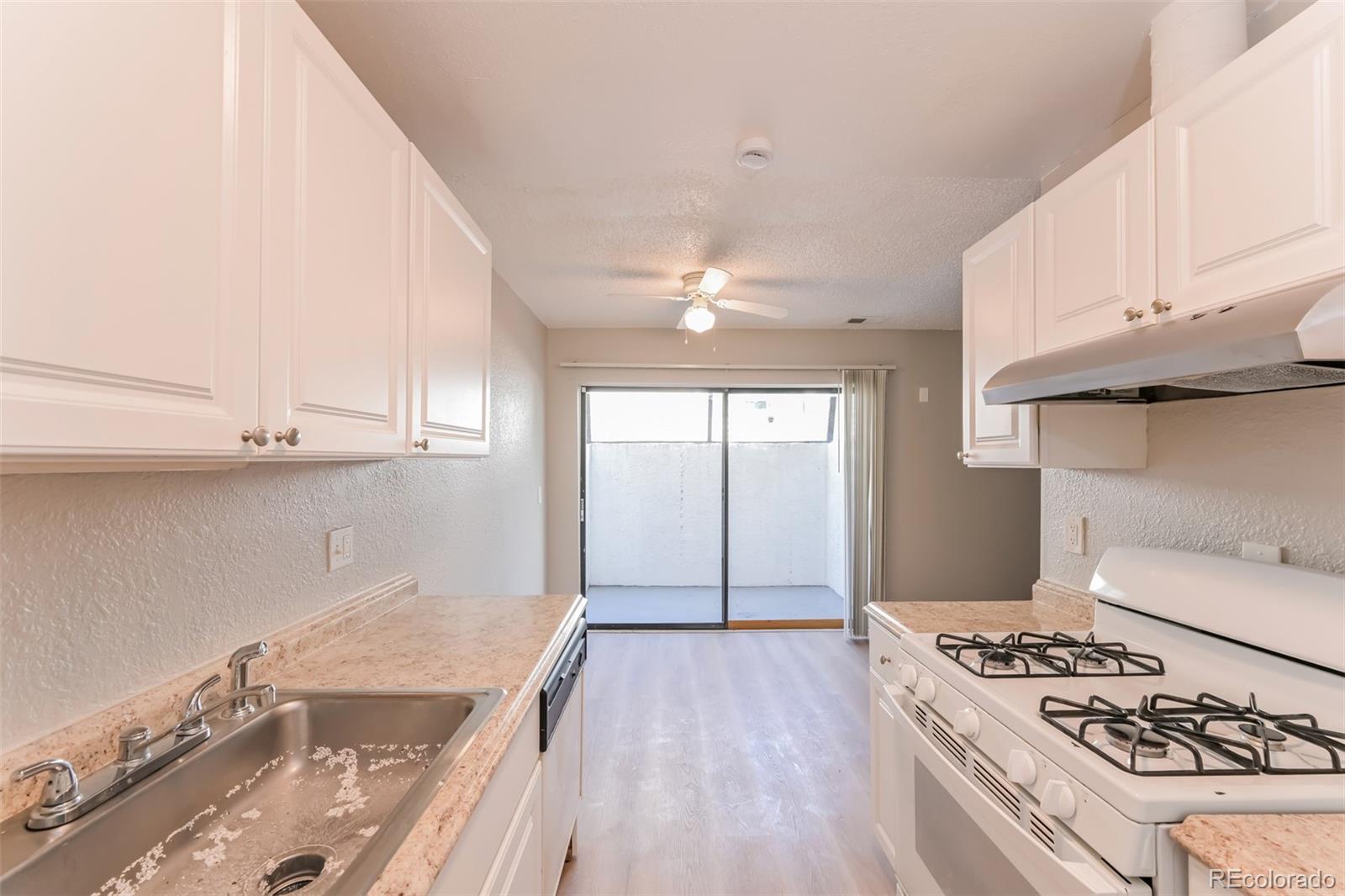 MLS Image #3 for 10772 e exposition avenue,aurora, Colorado