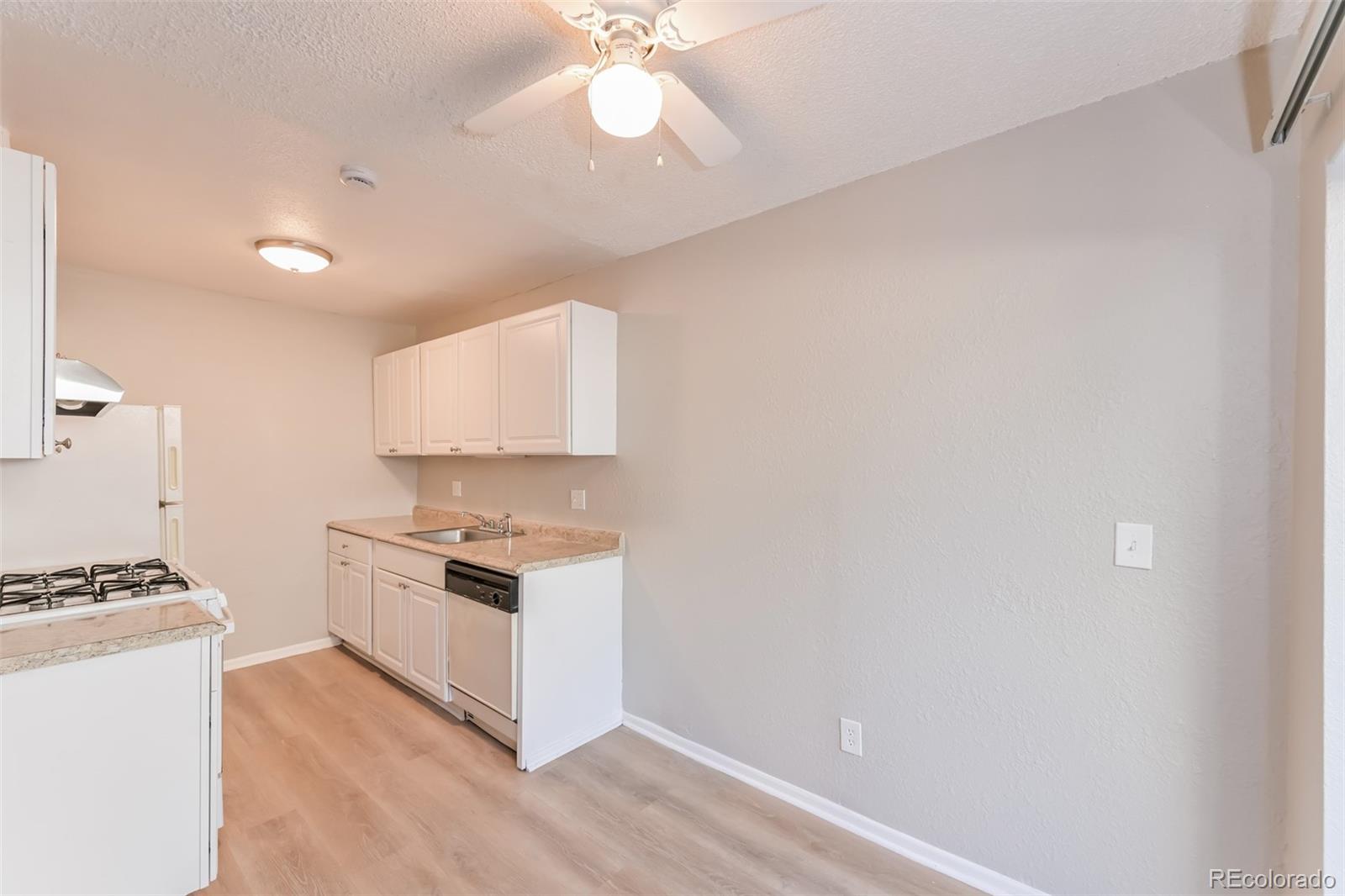 MLS Image #5 for 10772 e exposition avenue,aurora, Colorado