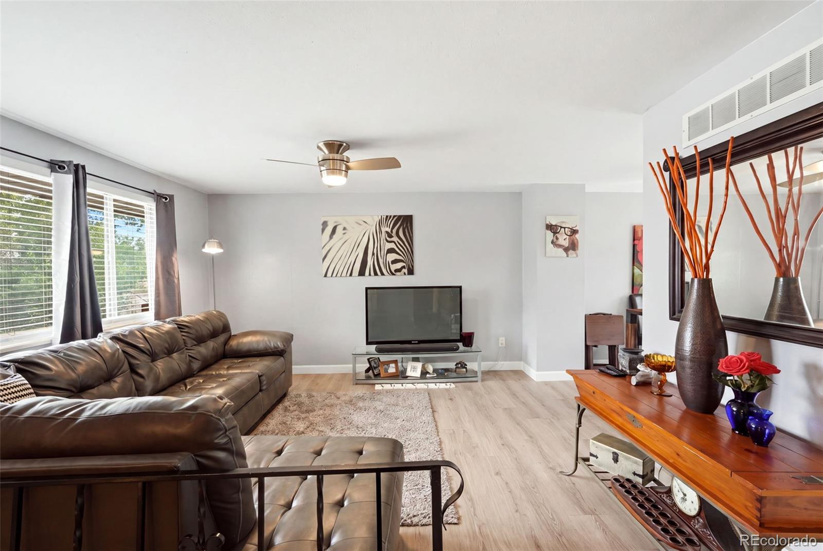 MLS Image #2 for 984 s victor way,aurora, Colorado