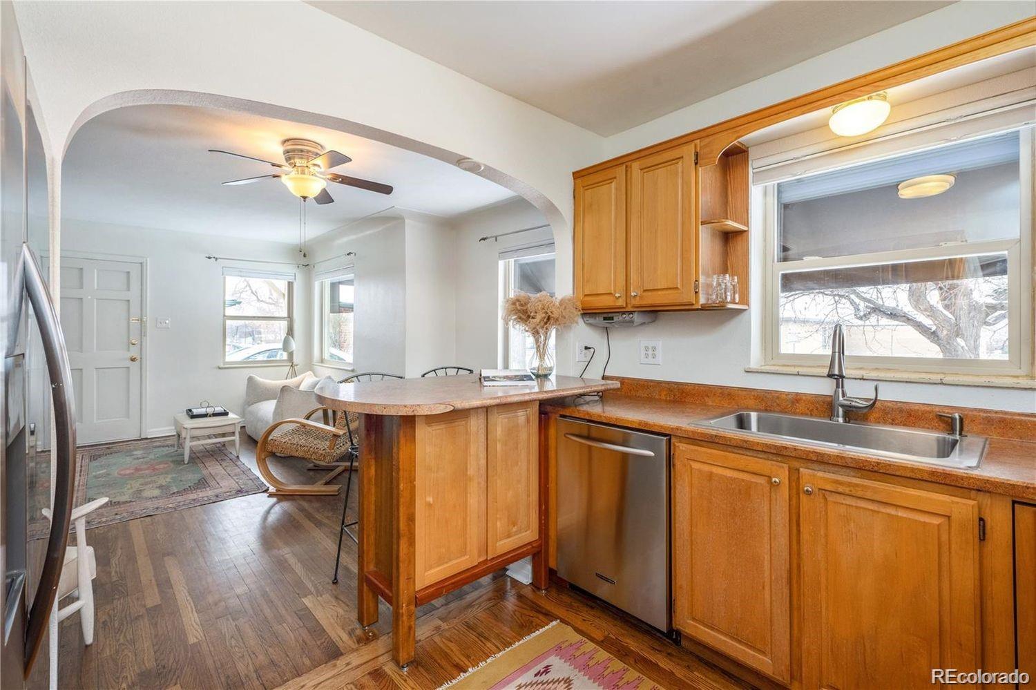 MLS Image #11 for 2102 s pearl street,denver, Colorado