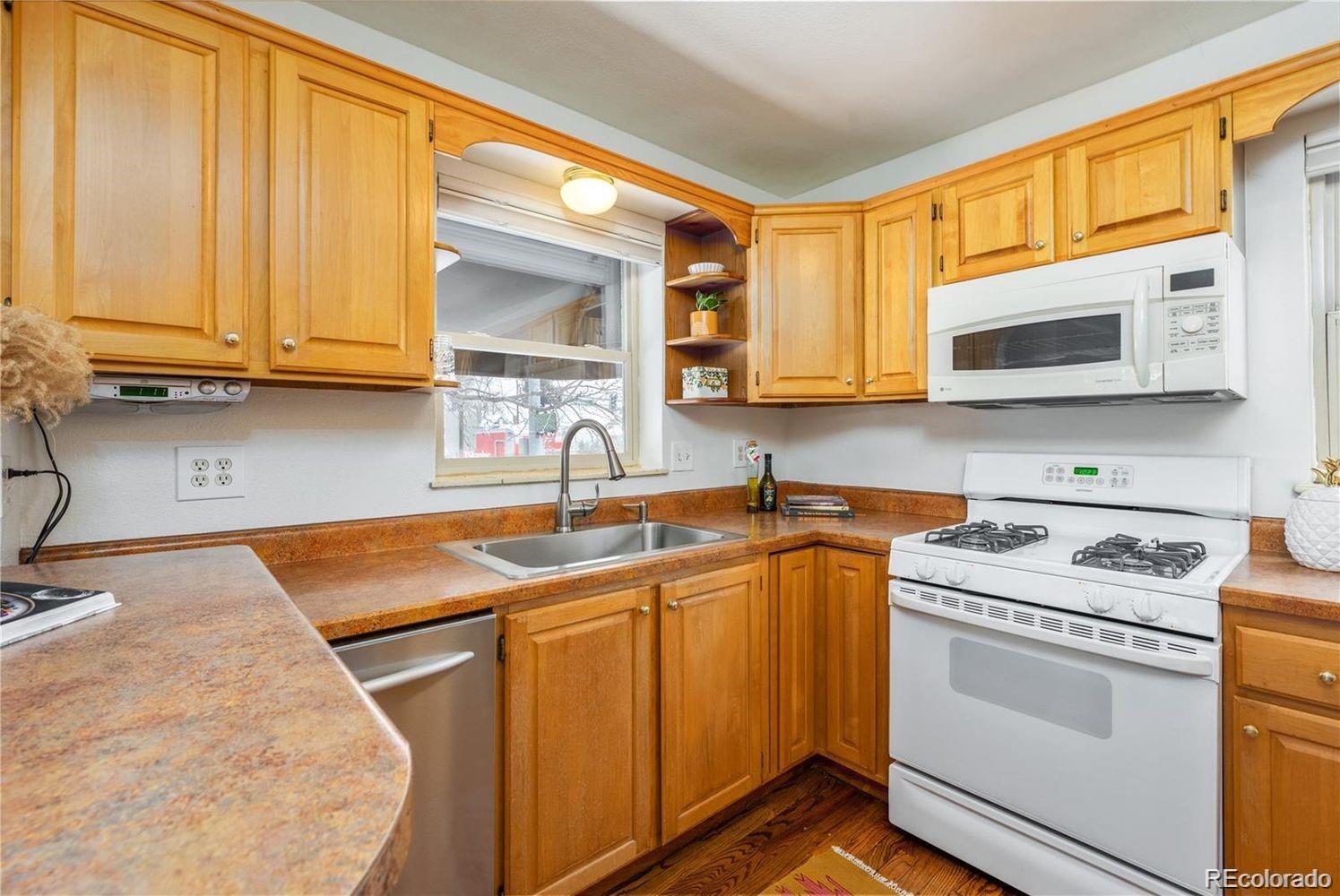 MLS Image #13 for 2102 s pearl street,denver, Colorado