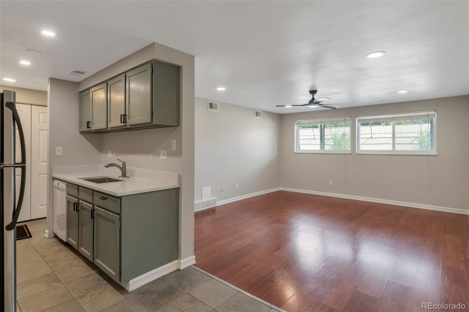 MLS Image #1 for 130 e highline circle 103,centennial, Colorado