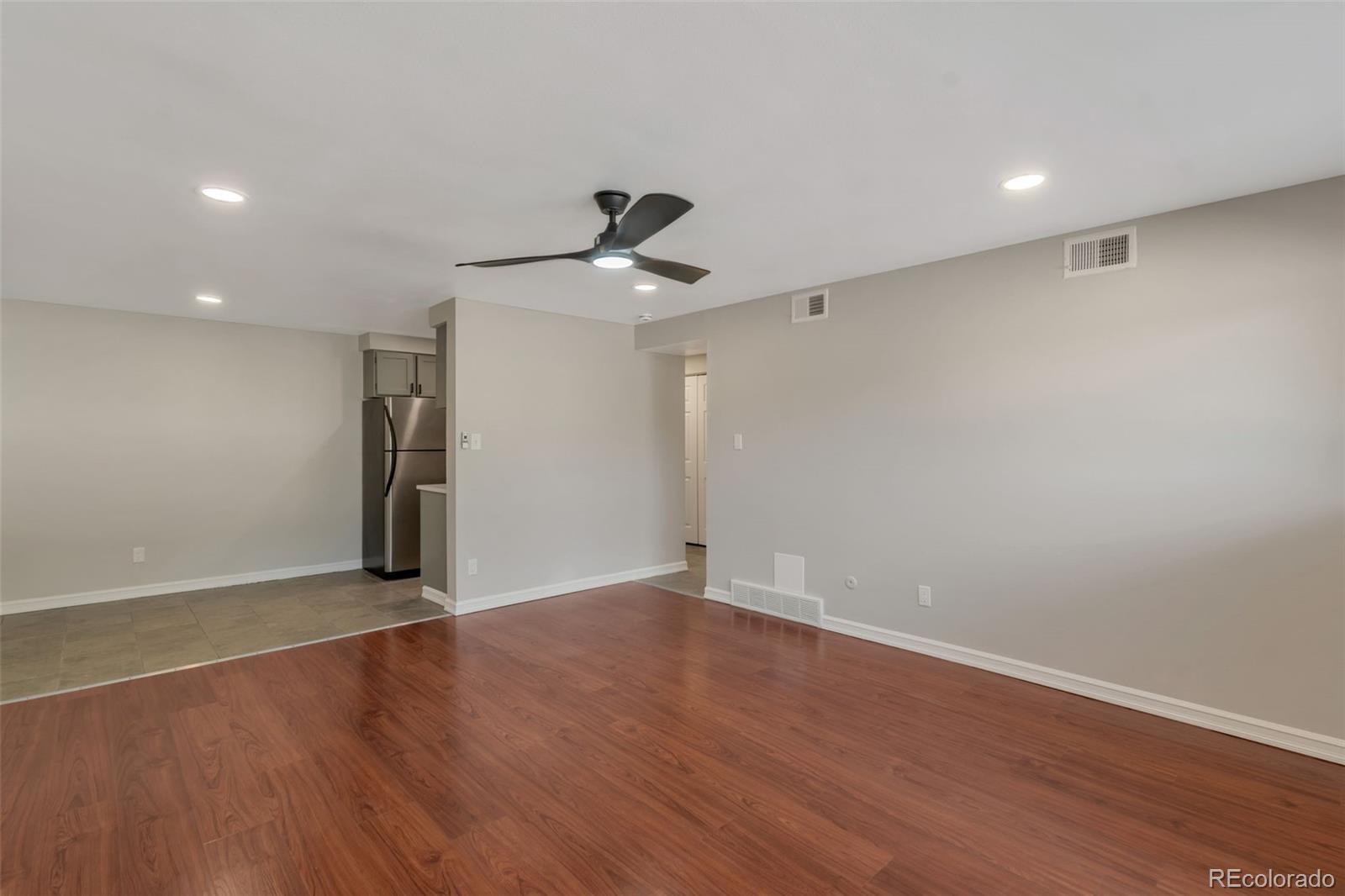 MLS Image #4 for 130 e highline circle 103,centennial, Colorado