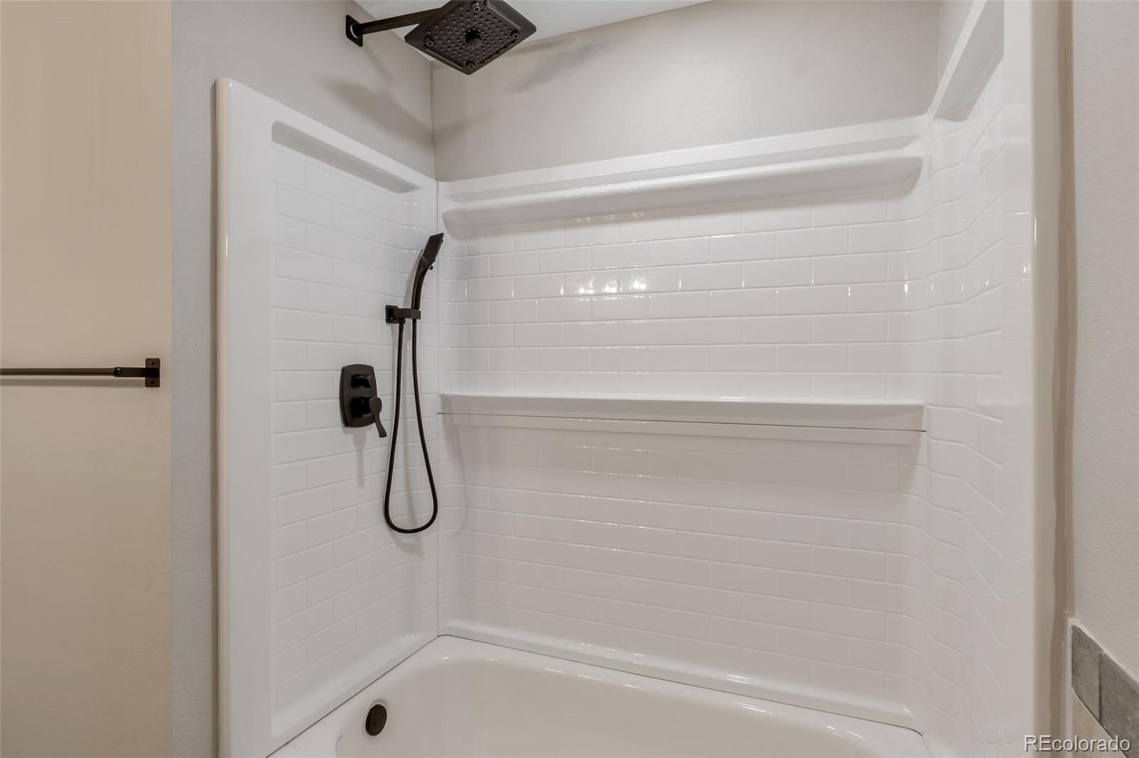 MLS Image #6 for 130 e highline circle 103,centennial, Colorado