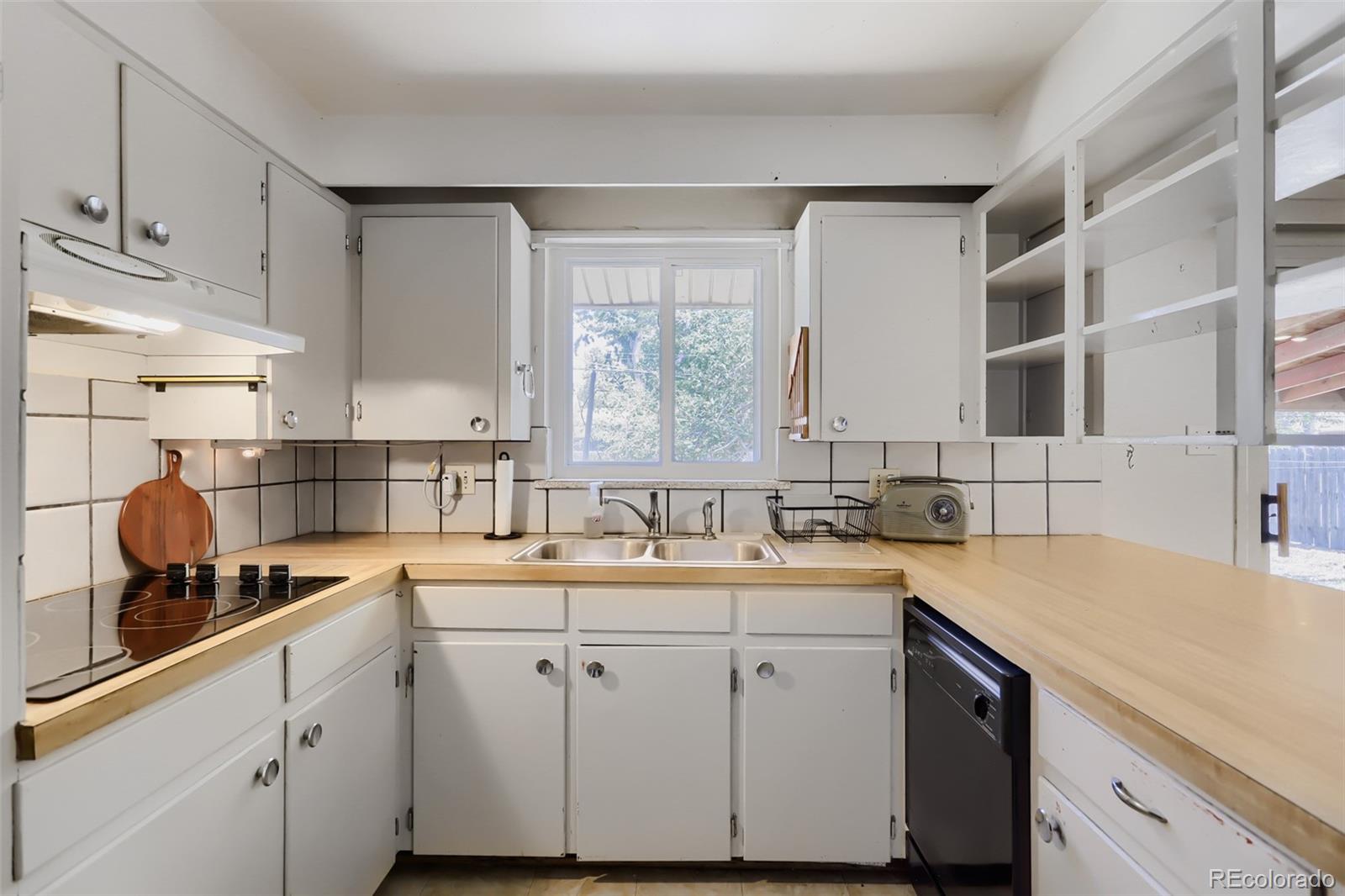 MLS Image #11 for 350 s pierce street,denver, Colorado
