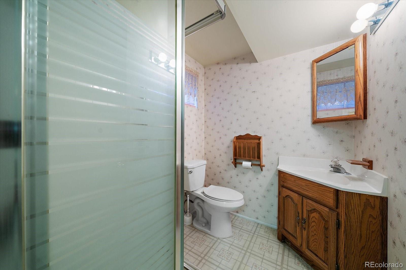 MLS Image #14 for 3180 s utica street,denver, Colorado