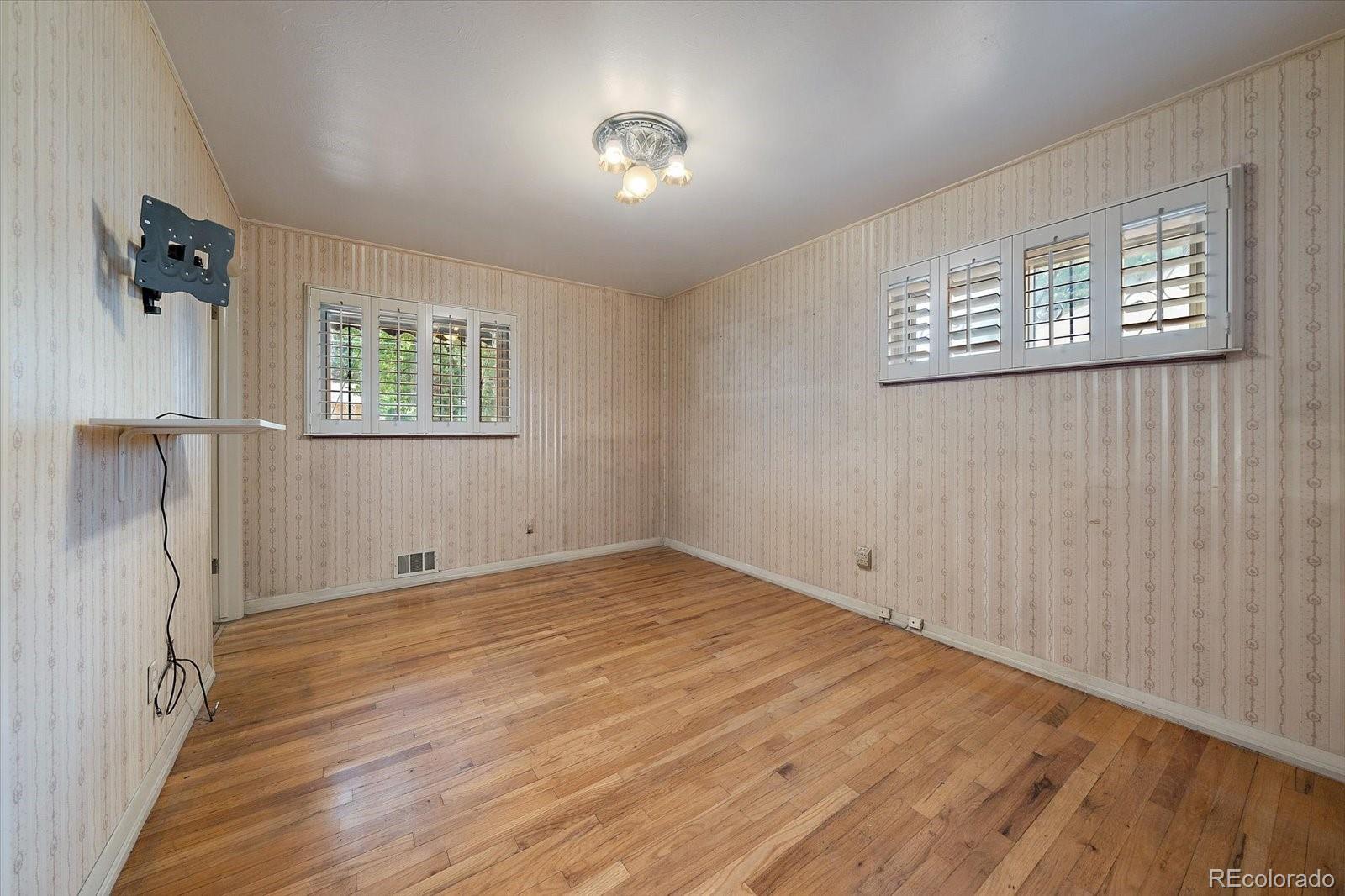 MLS Image #6 for 3180 s utica street,denver, Colorado
