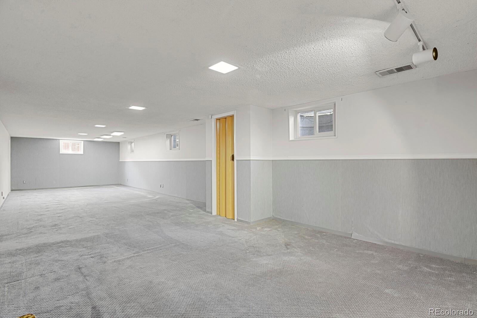 MLS Image #19 for 2834 s zurich court,denver, Colorado