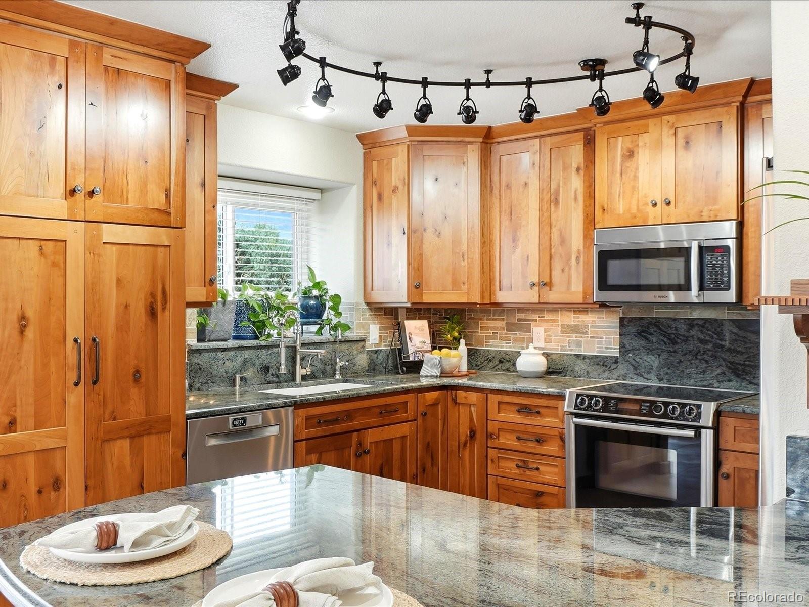MLS Image #38 for 1960  bluffside terrace,colorado springs, Colorado