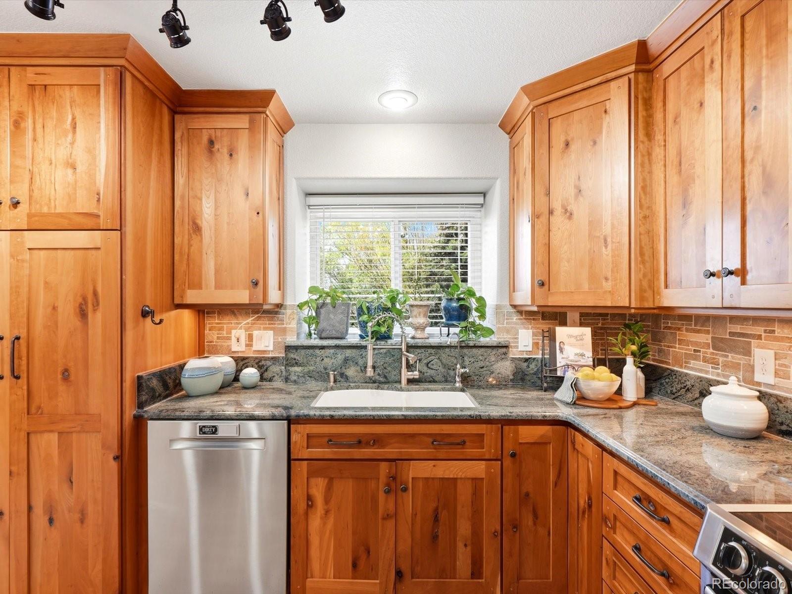MLS Image #40 for 1960  bluffside terrace,colorado springs, Colorado