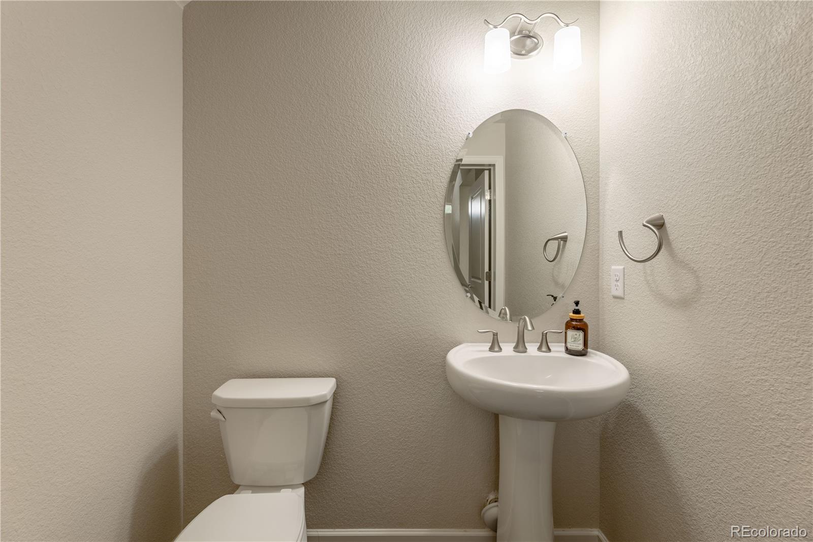 MLS Image #13 for 9068 e phillips drive,englewood, Colorado