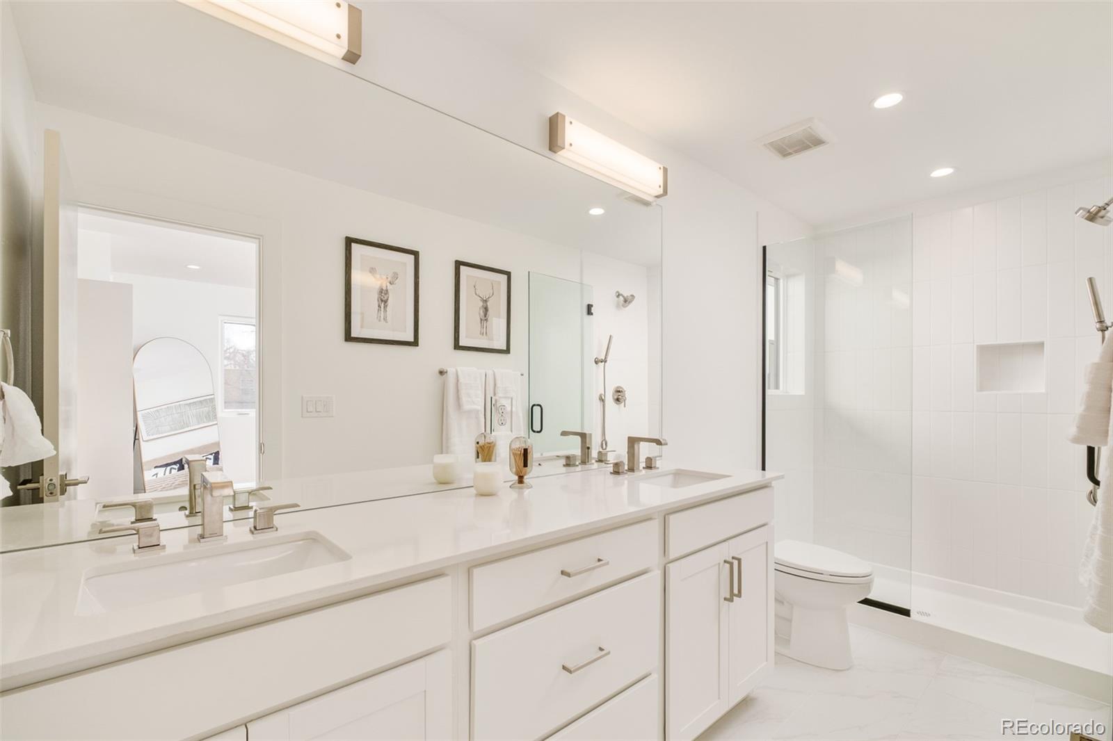 MLS Image #18 for 2349 s high street,denver, Colorado
