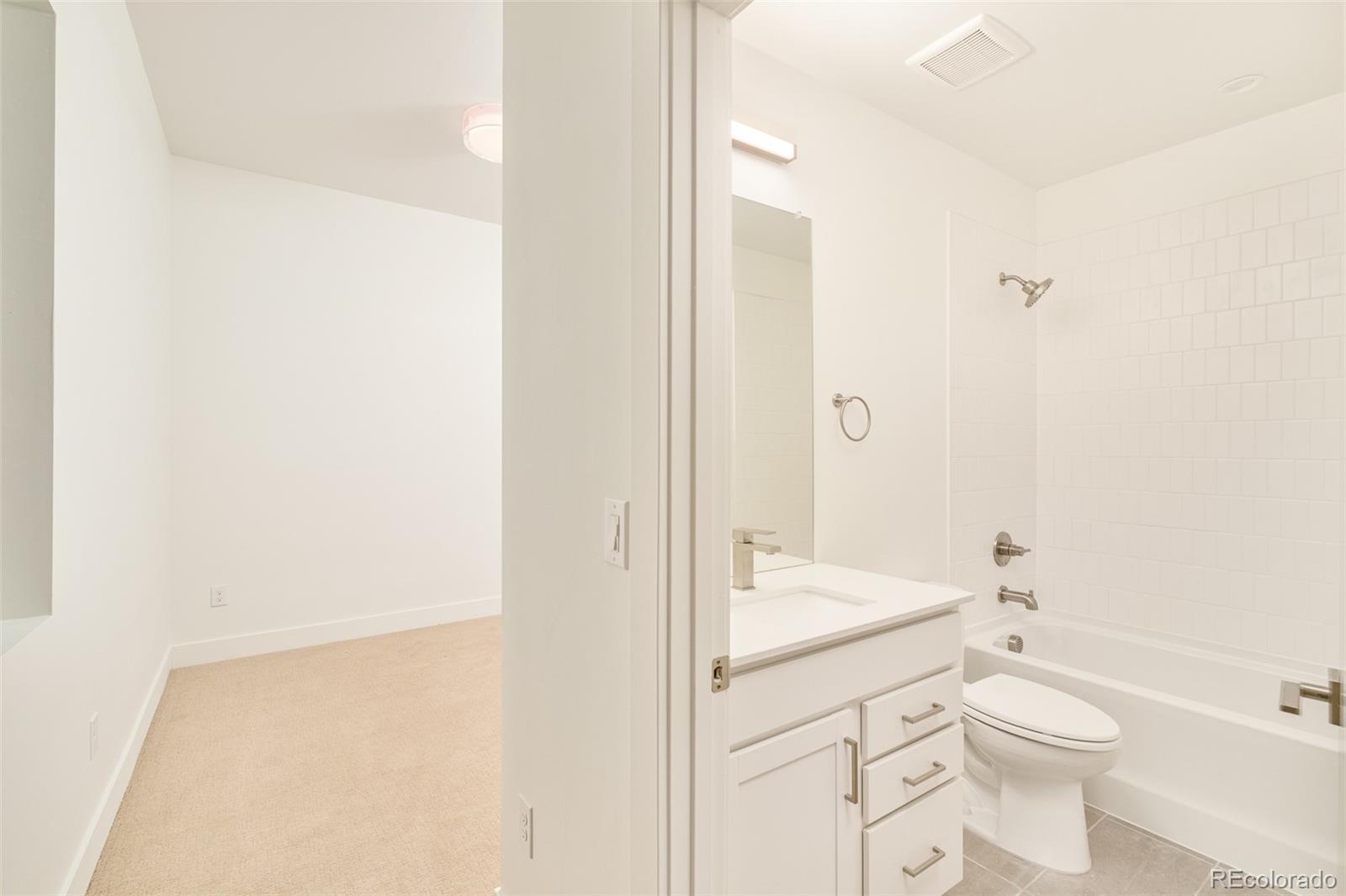 MLS Image #25 for 2349 s high street,denver, Colorado