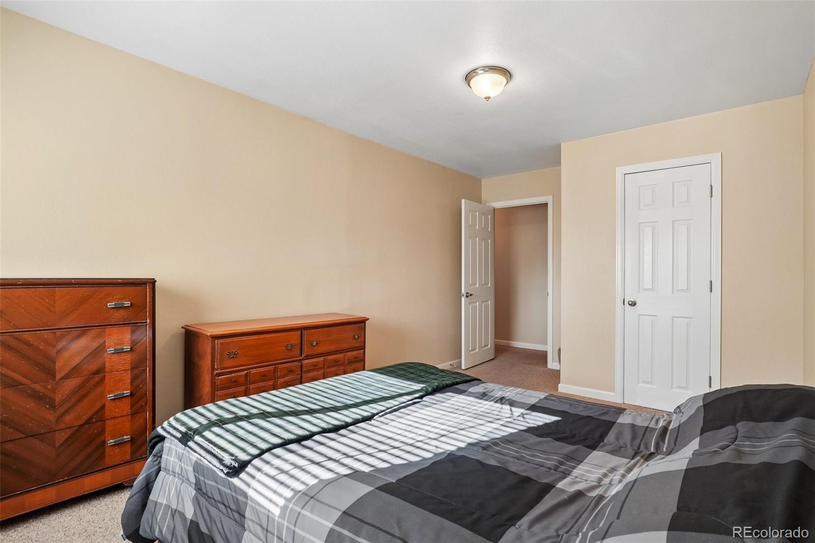 MLS Image #15 for 2710 s linley court,denver, Colorado