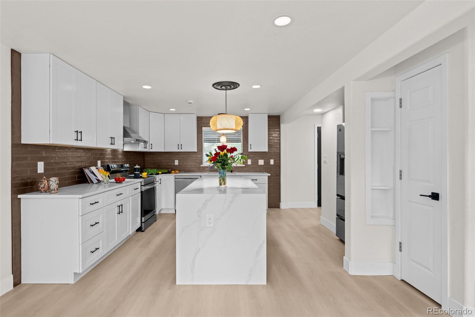 MLS Image #8 for 1779 s monaco parkway,denver, Colorado