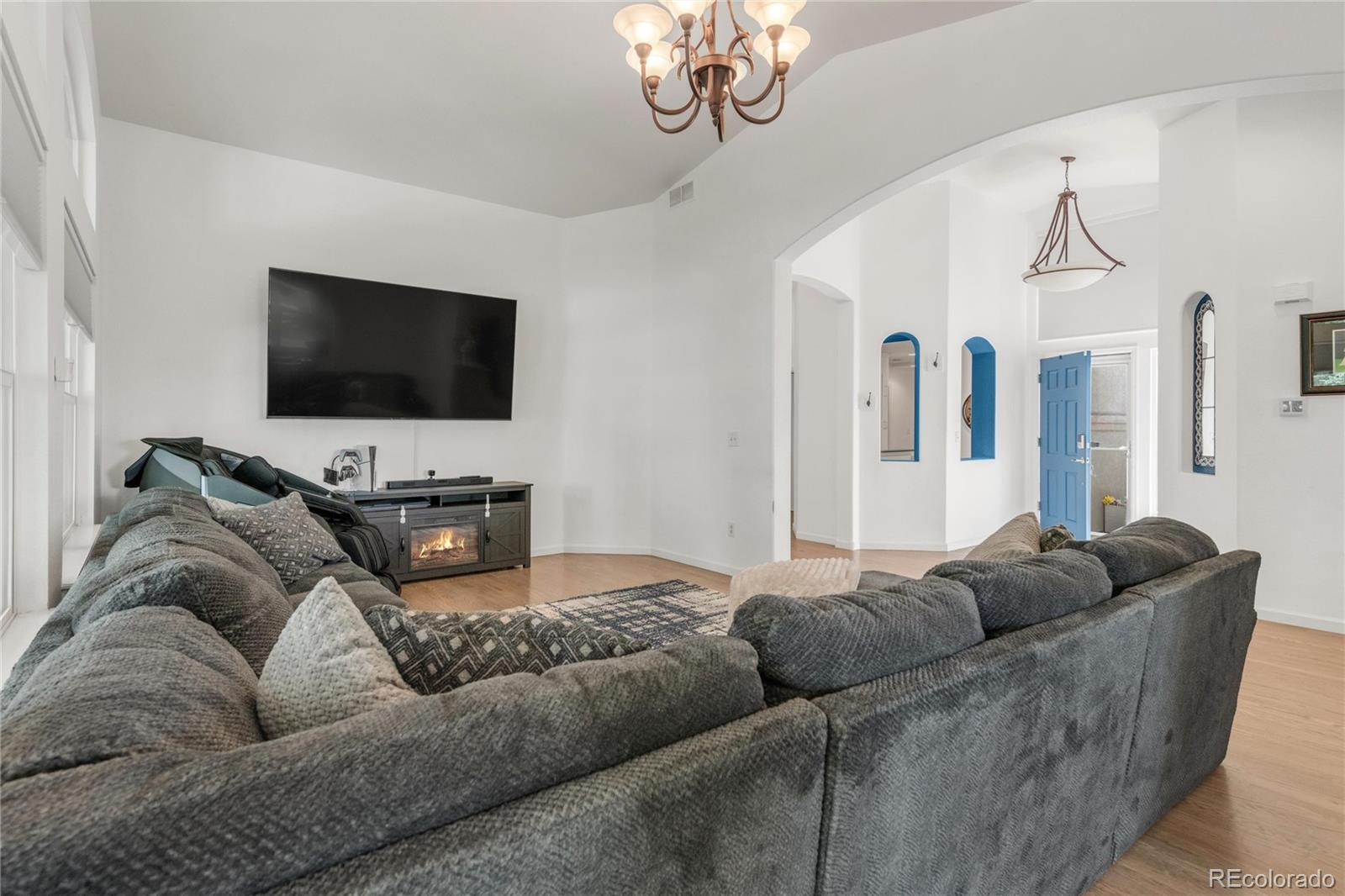 MLS Image #3 for 1510 s de gaulle circle,aurora, Colorado