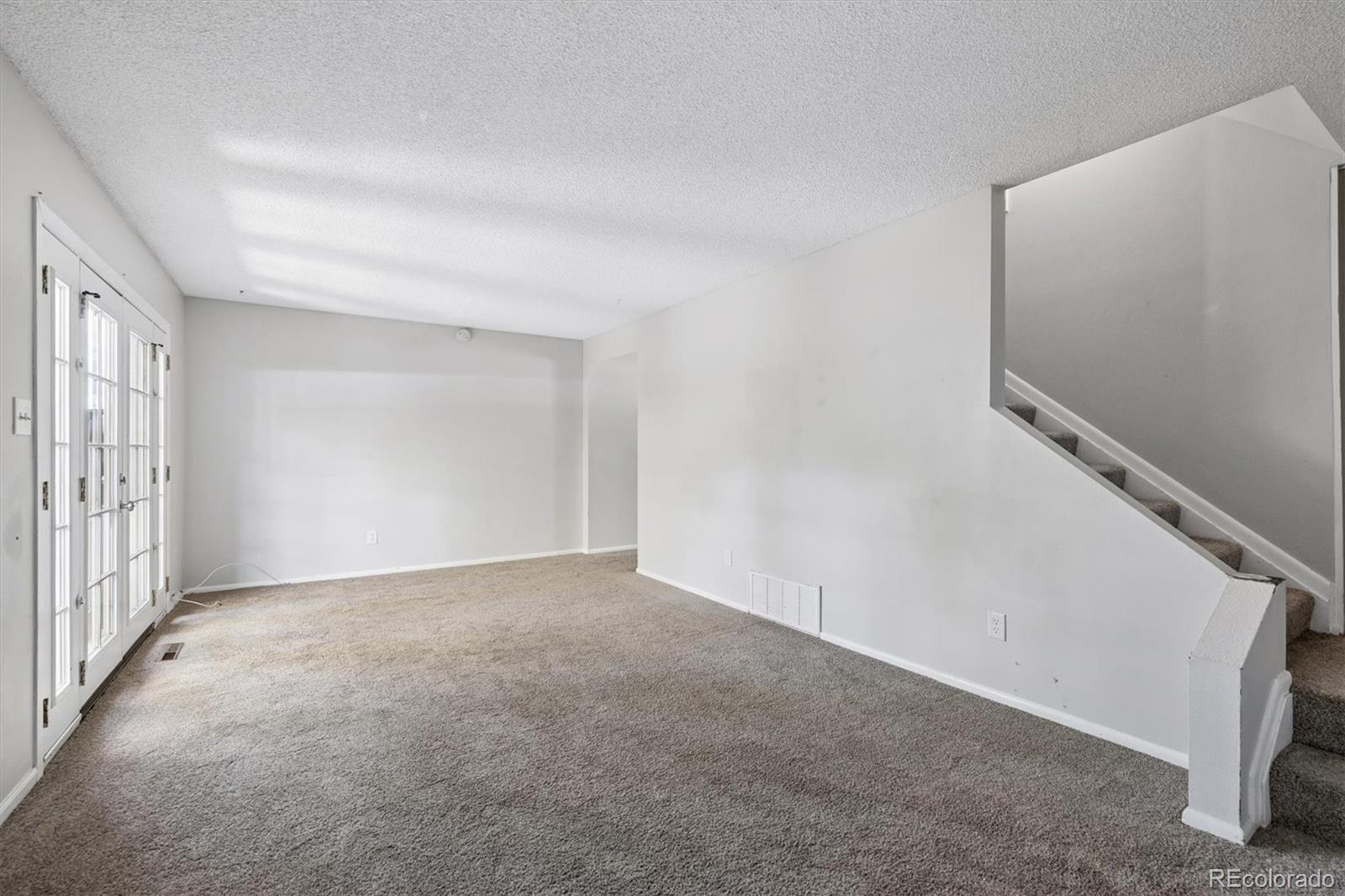 MLS Image #12 for 3942 s yosemite street,denver, Colorado