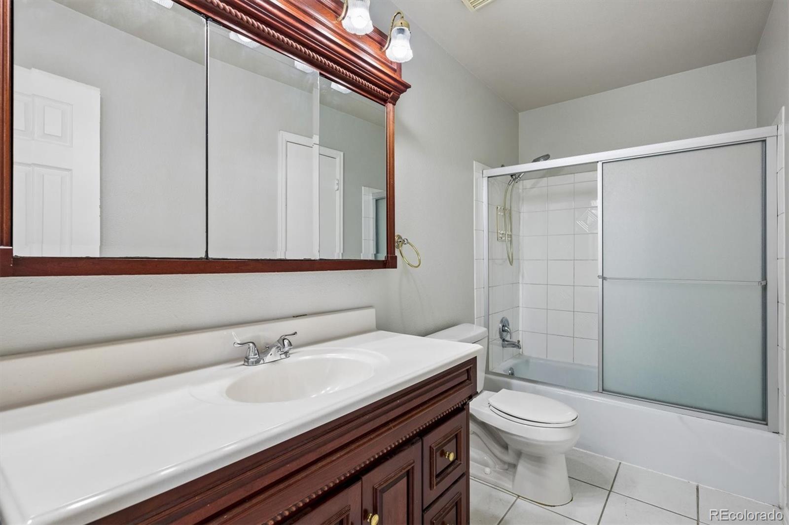 MLS Image #17 for 3942 s yosemite street,denver, Colorado