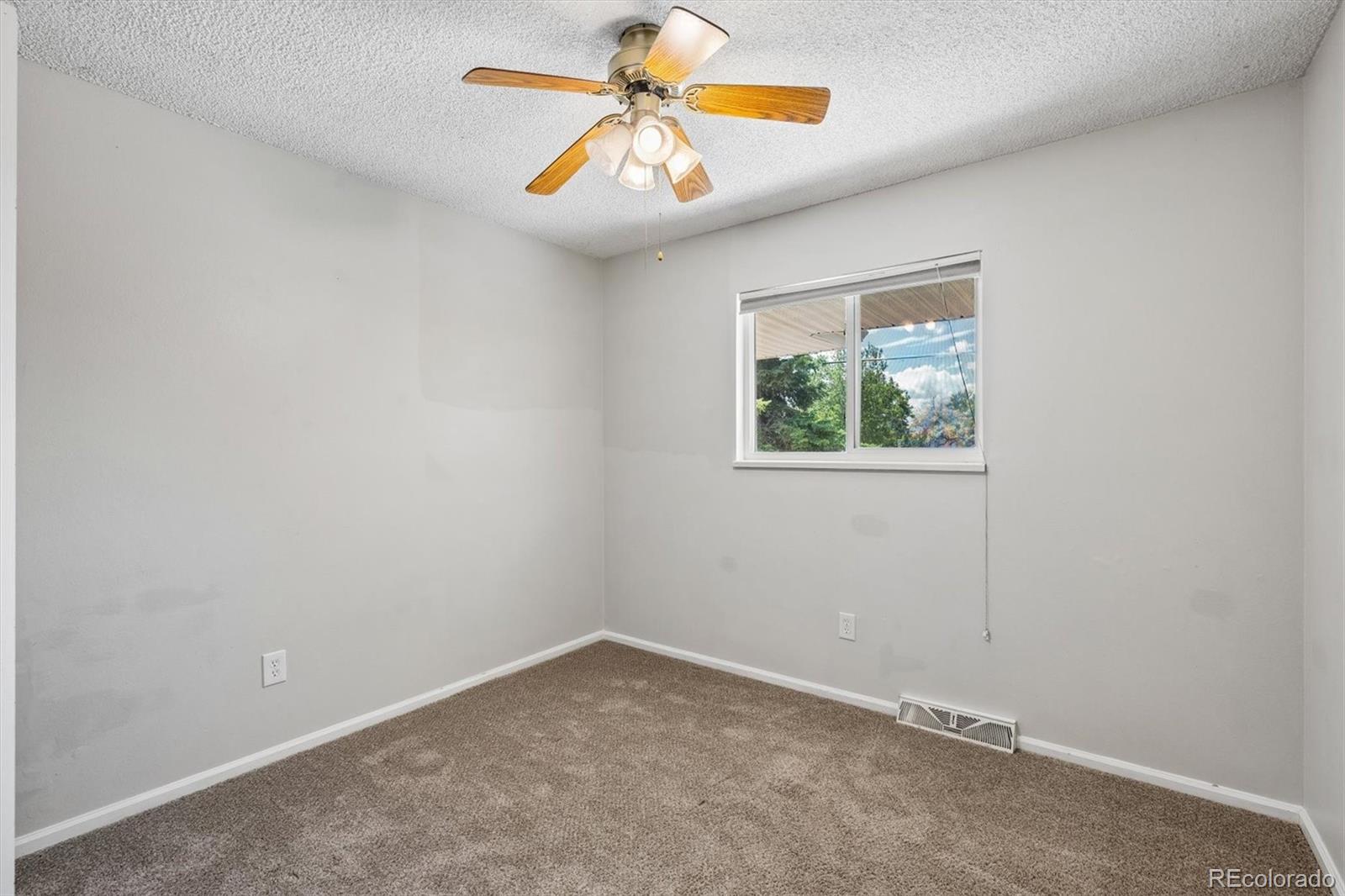 MLS Image #18 for 3942 s yosemite street,denver, Colorado