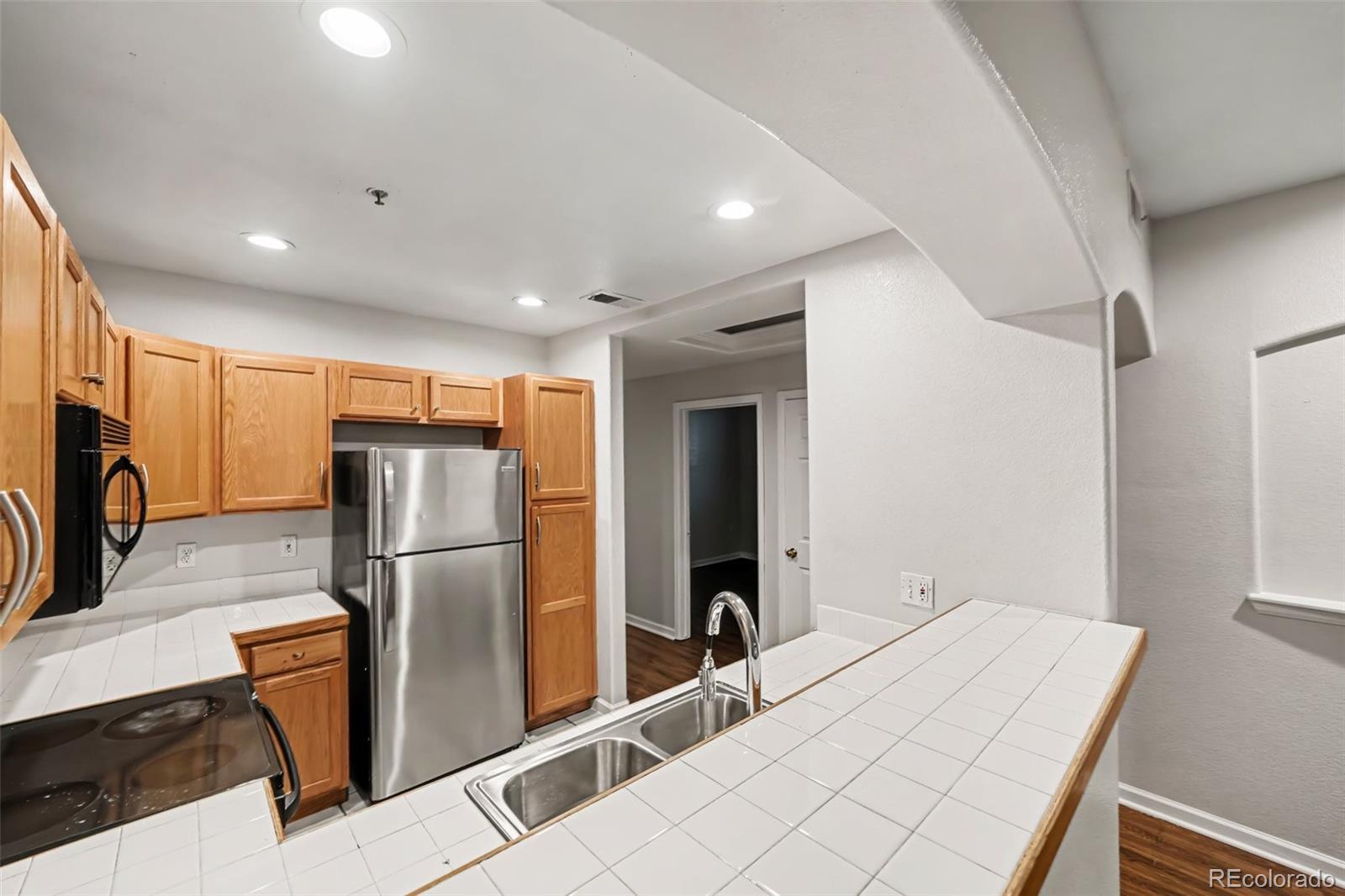 MLS Image #4 for 1747 n pearl street 103,denver, Colorado