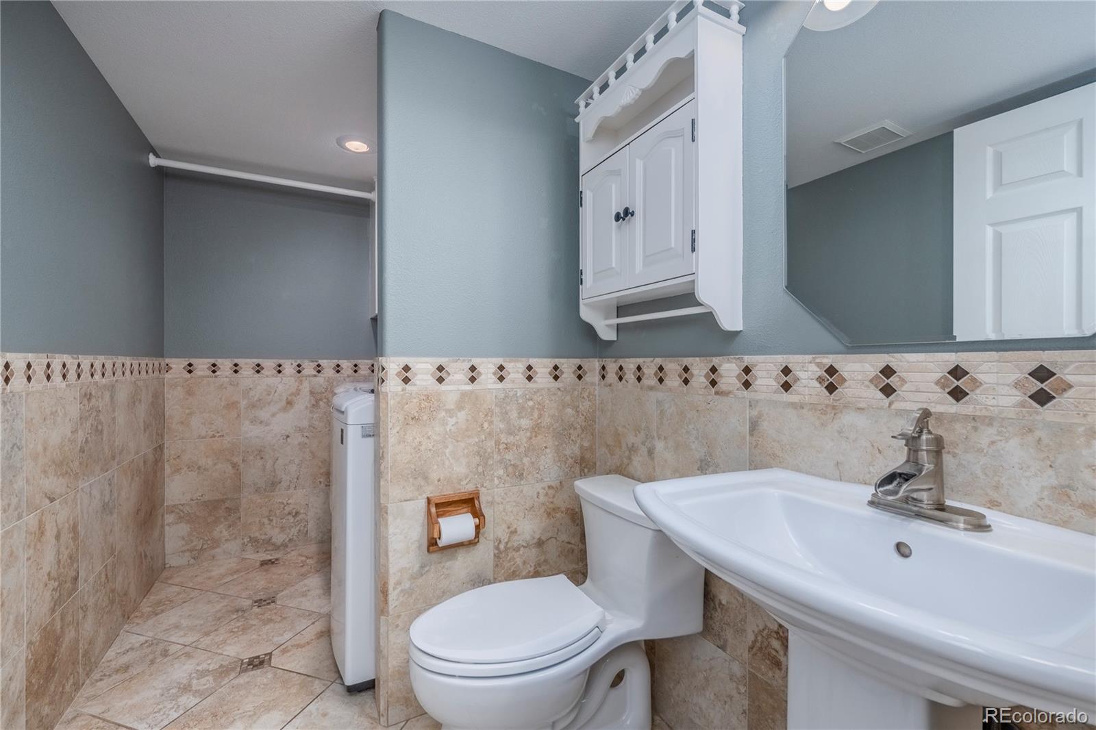MLS Image #17 for 5519 s versailles street,aurora, Colorado