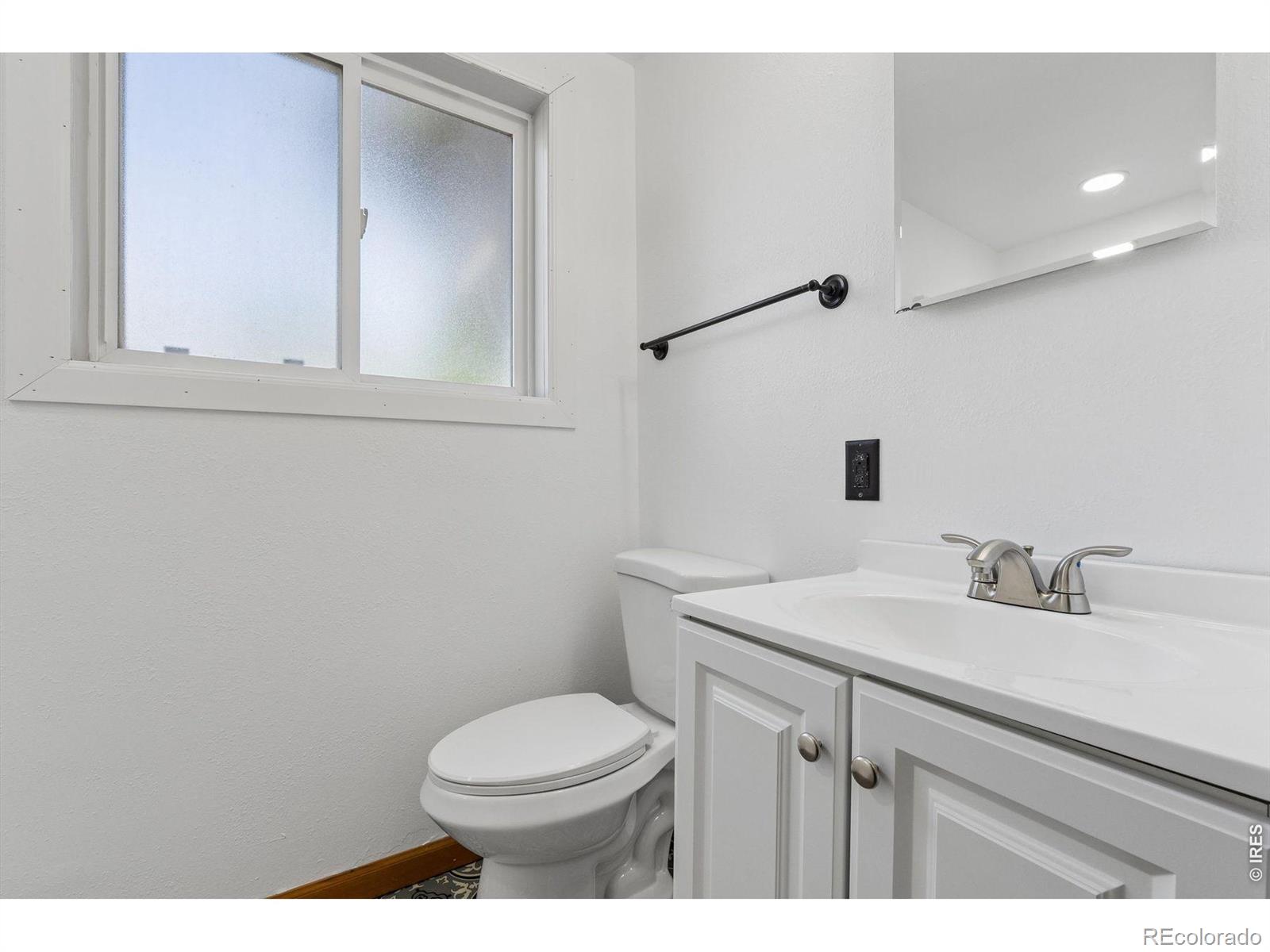 MLS Image #16 for 870  10th street,berthoud, Colorado
