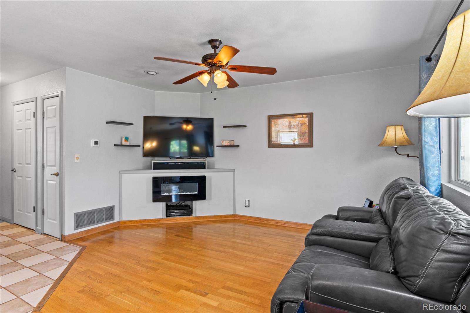MLS Image #4 for 2339 w hillside avenue,englewood, Colorado
