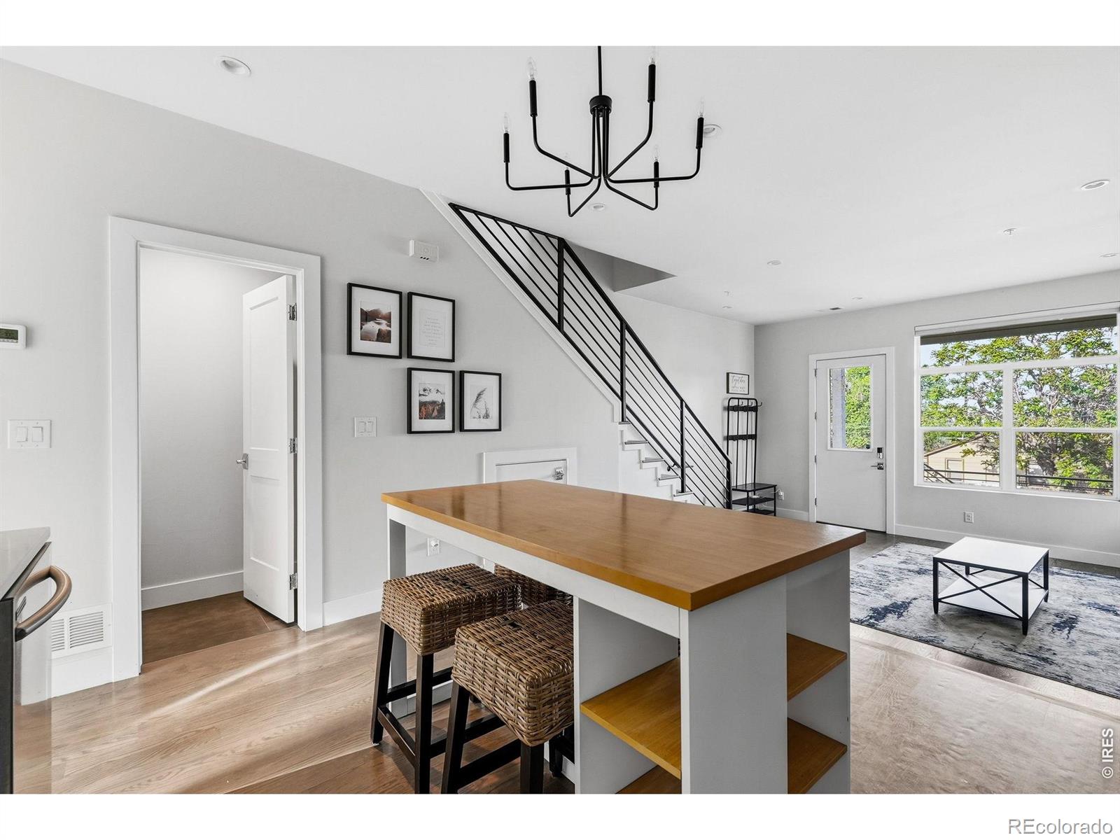 MLS Image #10 for 1187 s navajo street,denver, Colorado
